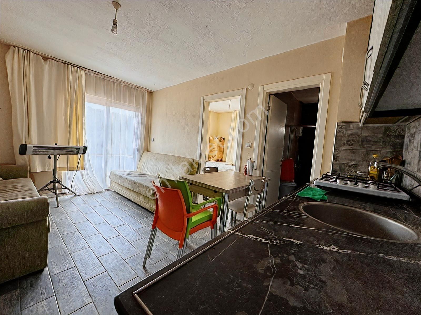 Yeniköy Mahallesinde 1+1 Emsallerine Göre Geniş Kiralık Daire