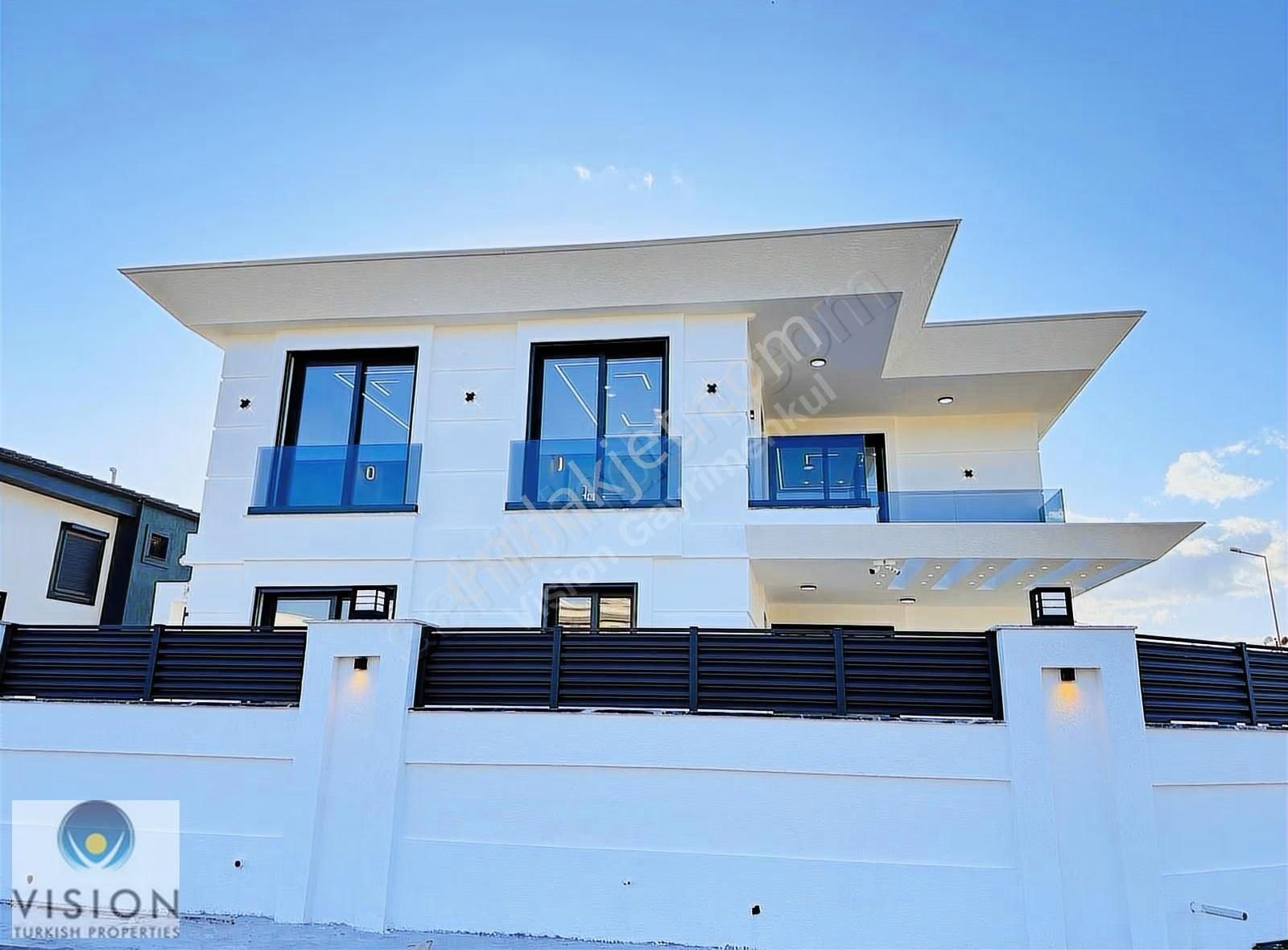 Didimde Alt Katta Odası Olan 4+1 Ayrı Mutfak Tam Müstakil Villa