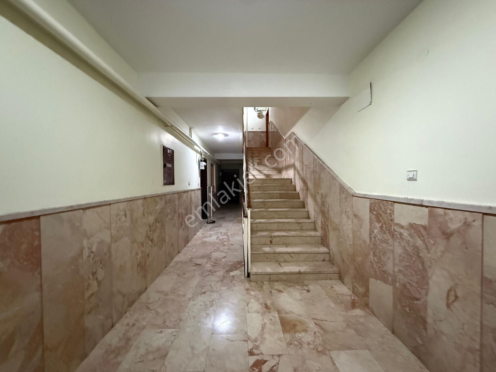 Uyanış Mahallesinde Bagımsız Acill 3+1 - Görsel 33