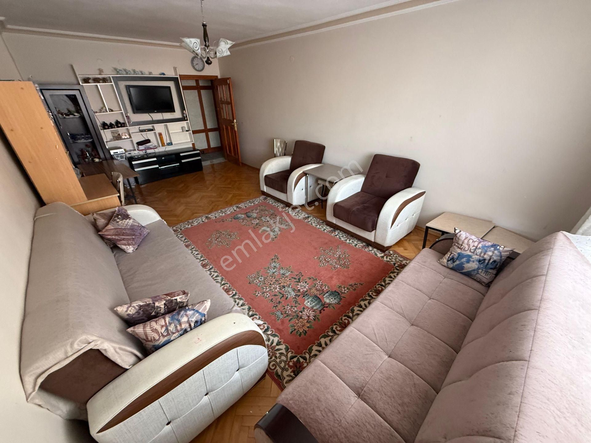 Uyanış Mahallesinde Bagımsız Acill 3+1