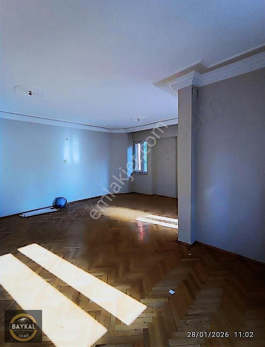 Tuna'da Baykal Gayrimenkul'den 3+1 Geniş Daire - Görsel 13