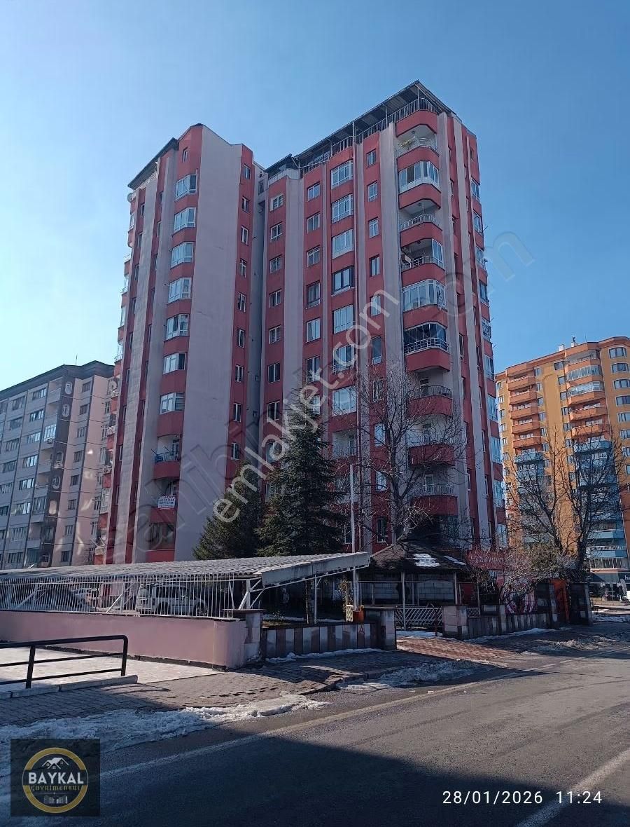 Tuna'da Baykal Gayrimenkul'den 3+1 Geniş Daire