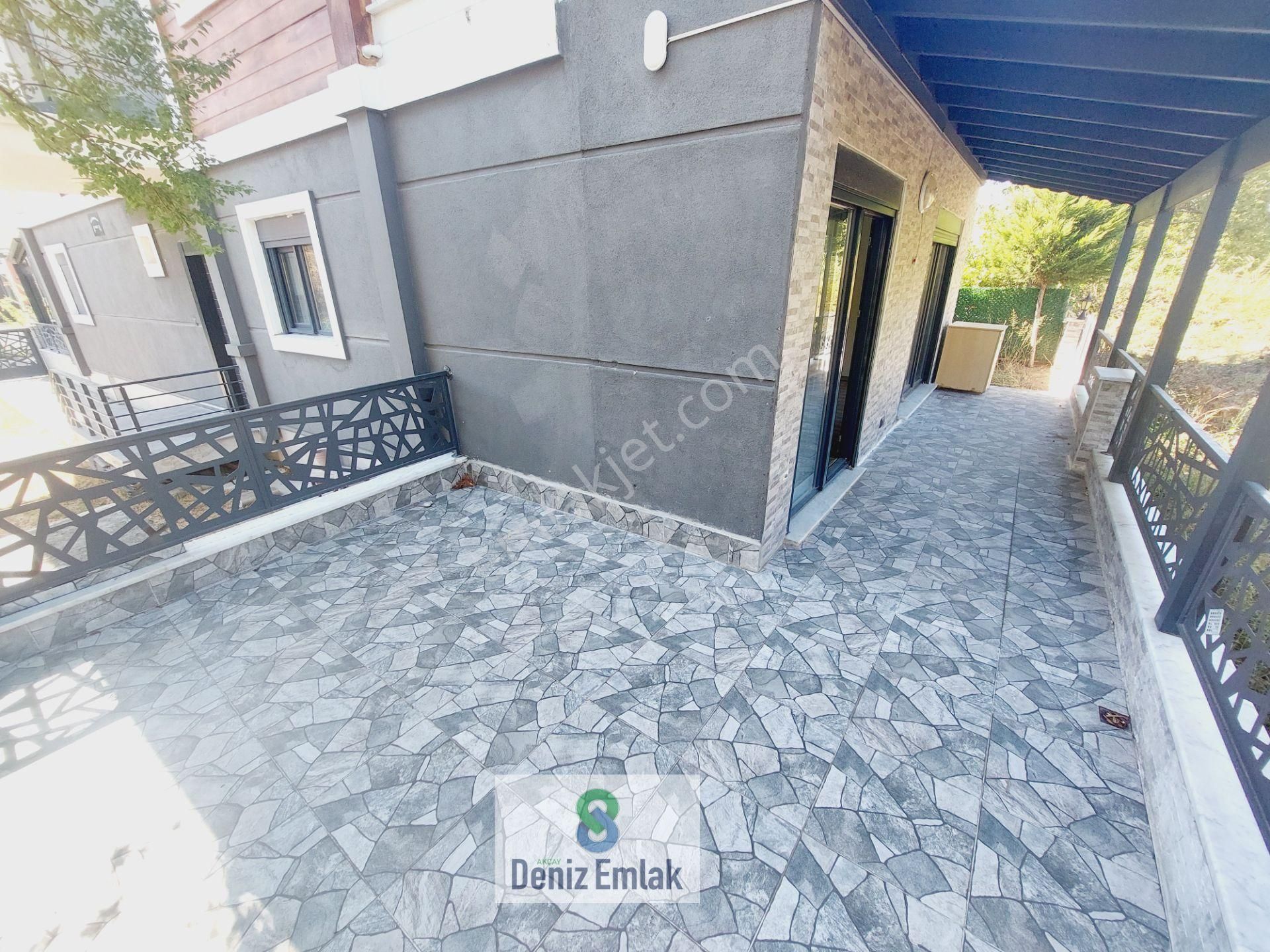 Denizden Akçayda Lüx Tasarım Geniş Verandalı Satılık 4+1 Tripleks Villa. - Görsel 6