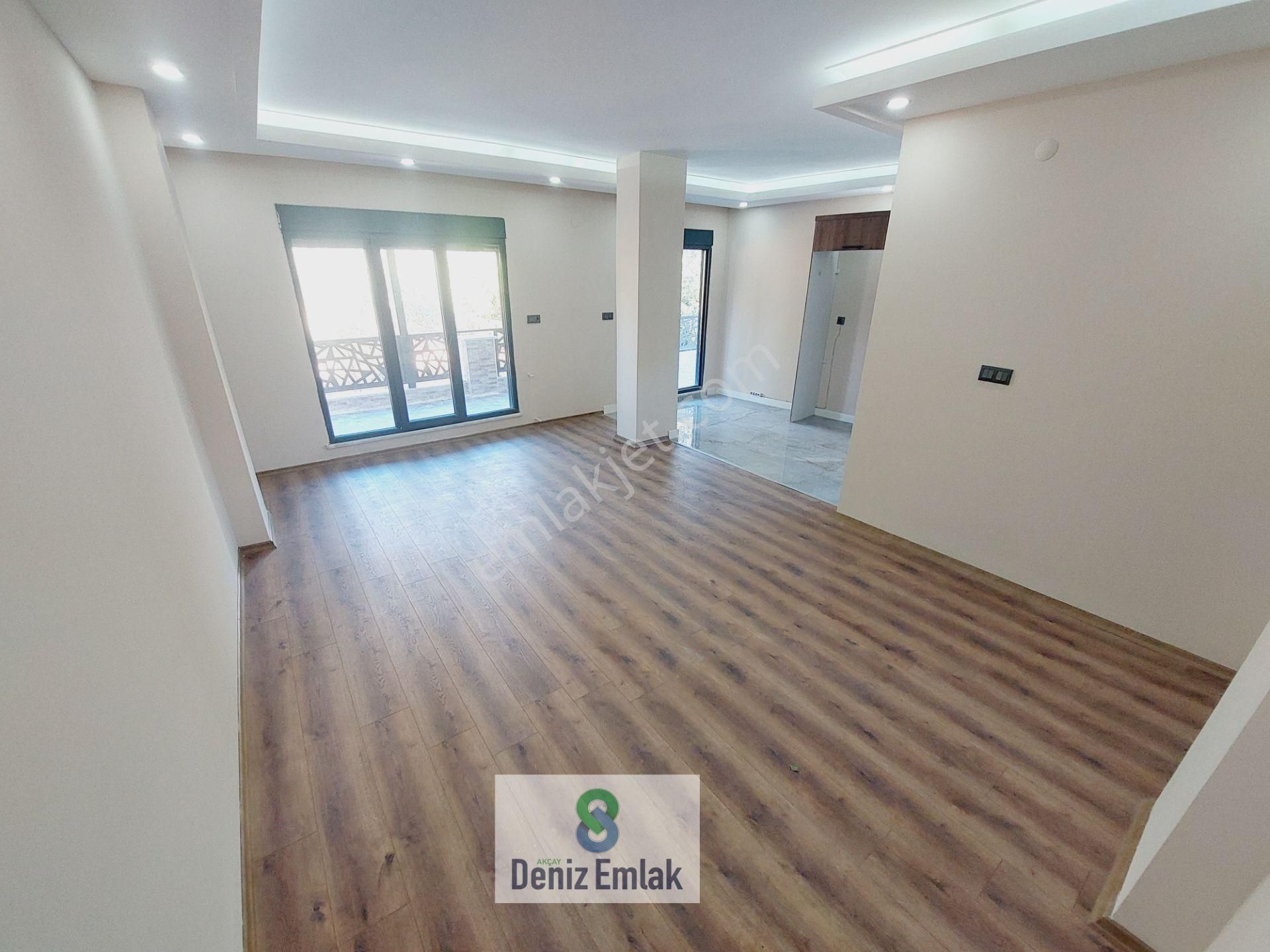 Denizden Akçayda Lüx Tasarım Geniş Verandalı Satılık 4+1 Tripleks Villa. - Görsel 13