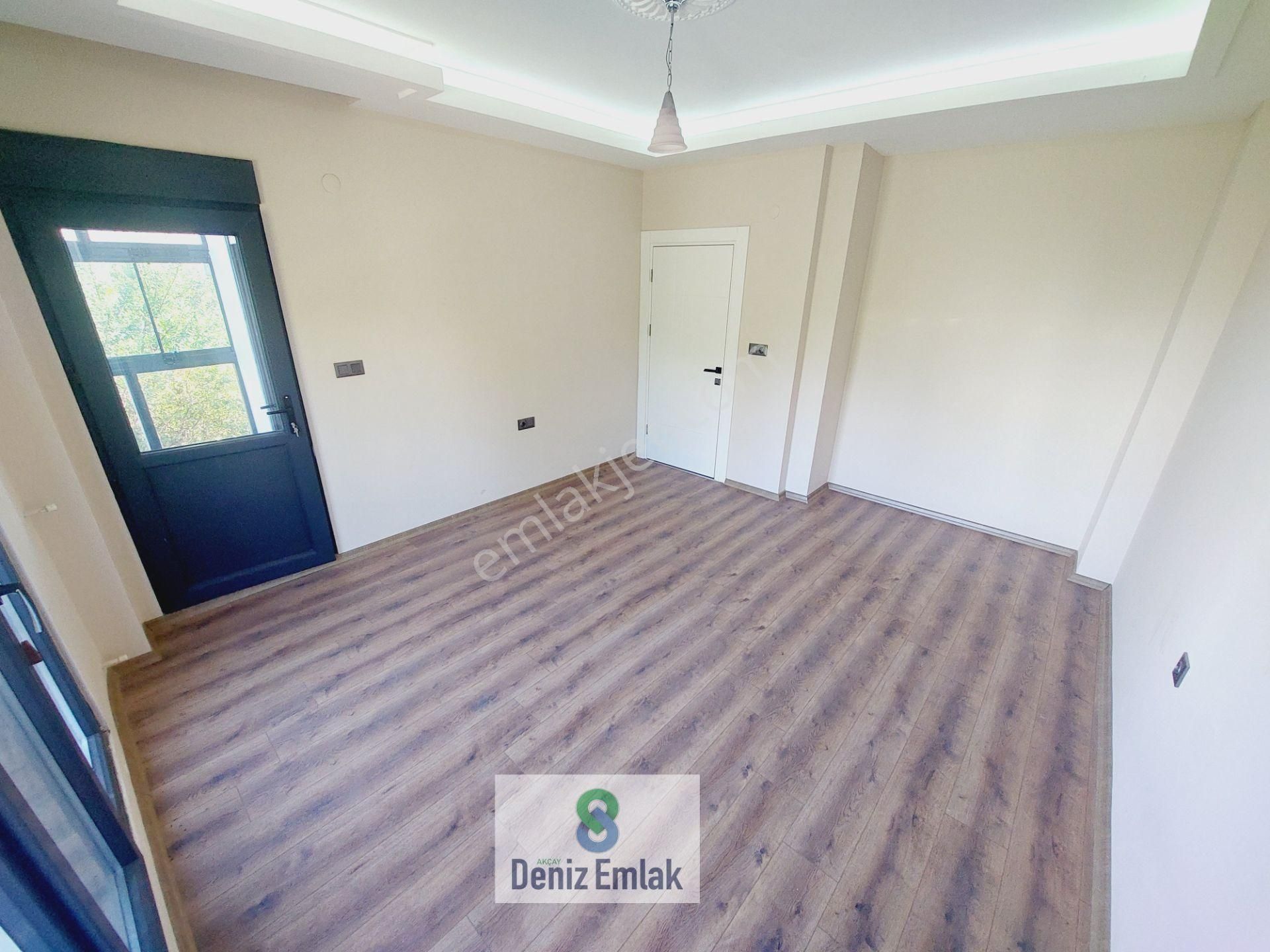 Denizden Akçayda Lüx Tasarım Geniş Verandalı Satılık 4+1 Tripleks Villa. - Görsel 16