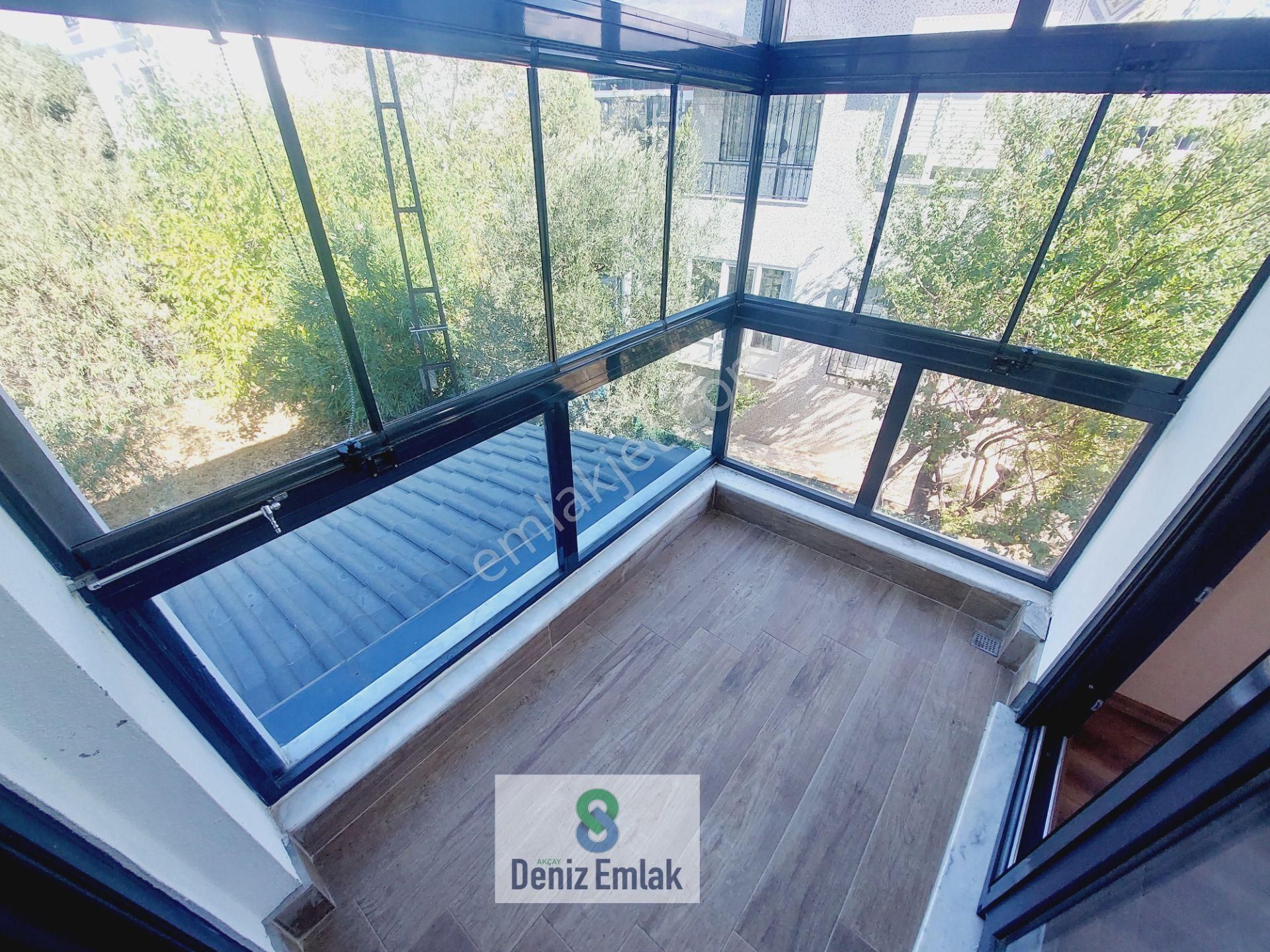 Denizden Akçayda Lüx Tasarım Geniş Verandalı Satılık 4+1 Tripleks Villa. - Görsel 18