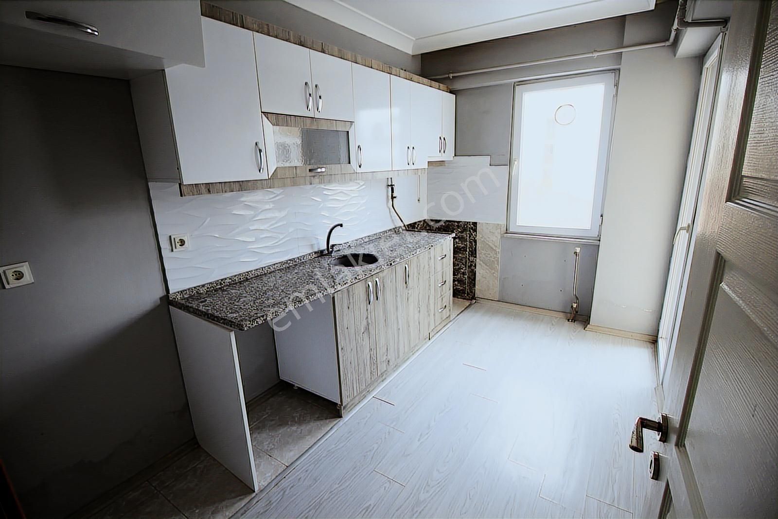 Çorlu Otogara, Merkeze, Askeriyeye Yakın 2+1 100m² Kiralık Daire