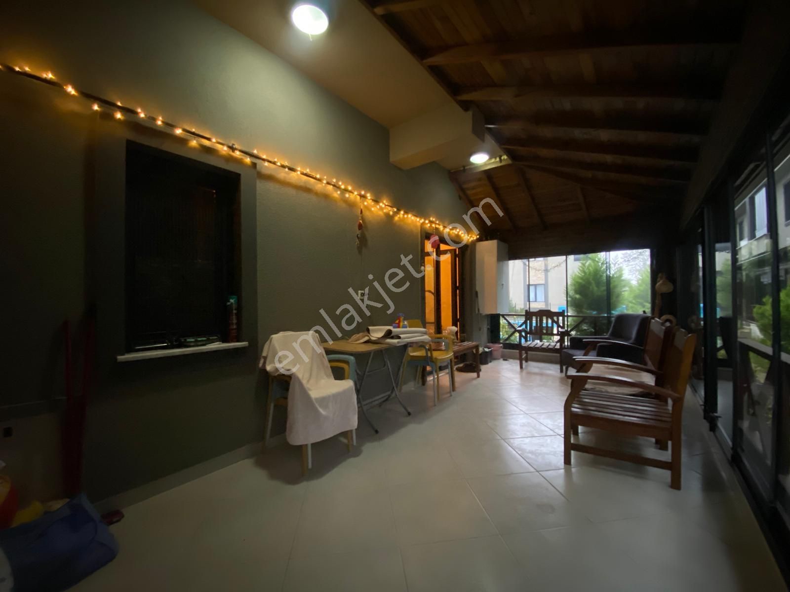 Karasuda Teraslı Ve Kış Bahçeli Geniş 2+1 Modern Satılık Villa - Görsel 8