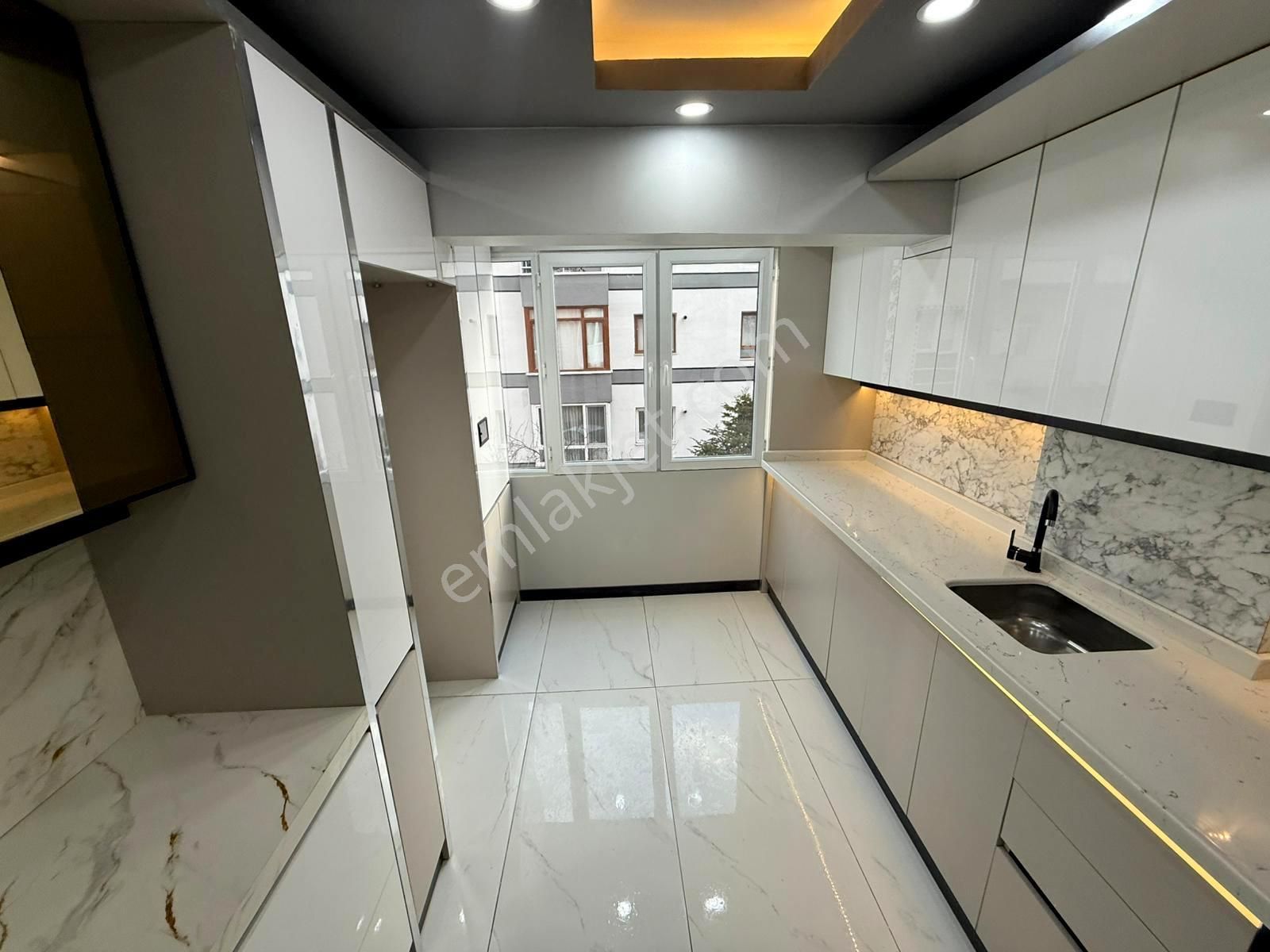 Emre Emlak'tan Akşemsettin'de Full Lüks Yapıda Arakat 3+1 Satılık Daire - Görsel 7