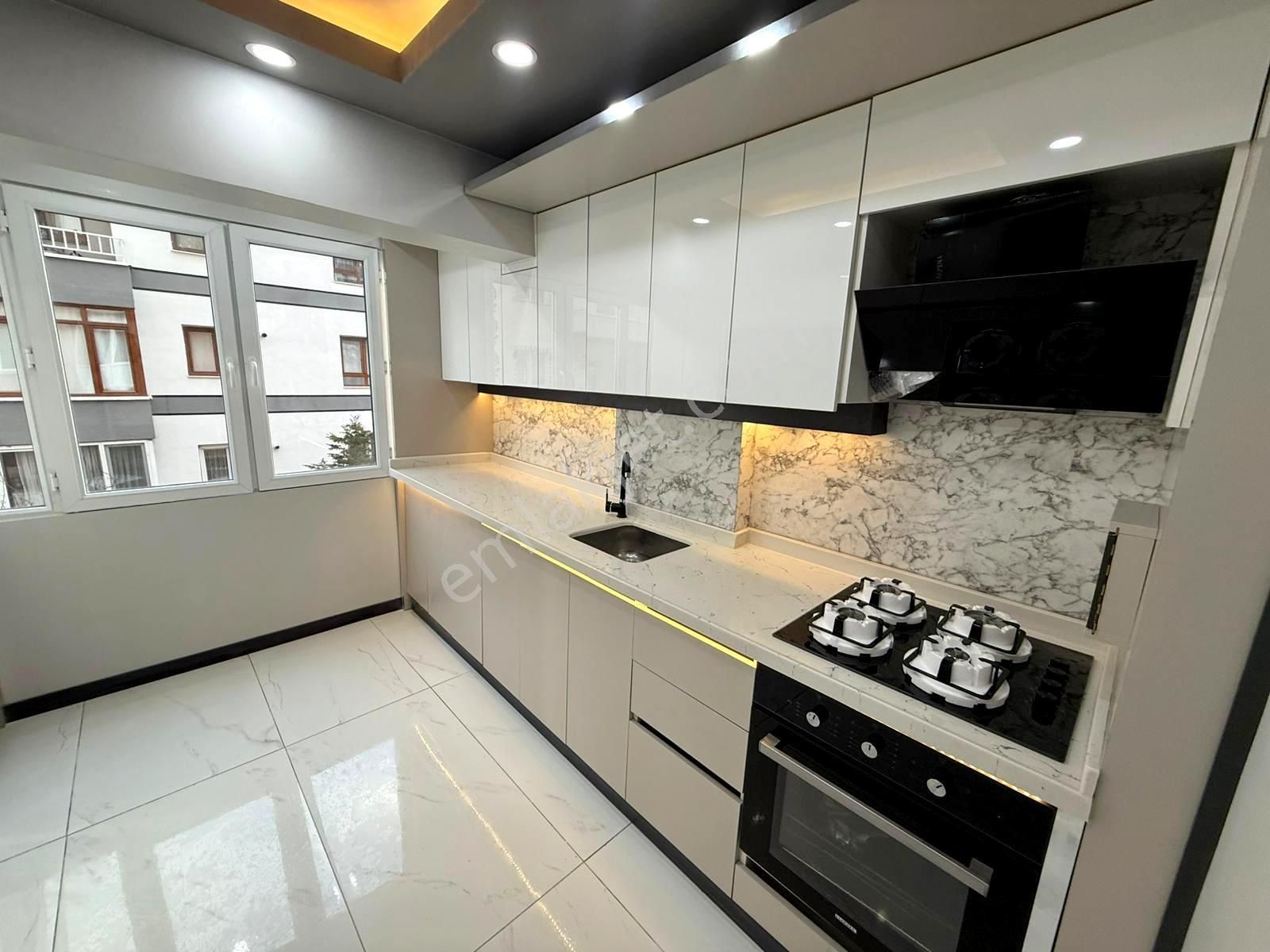 Emre Emlak'tan Akşemsettin'de Full Lüks Yapıda Arakat 3+1 Satılık Daire - Görsel 8