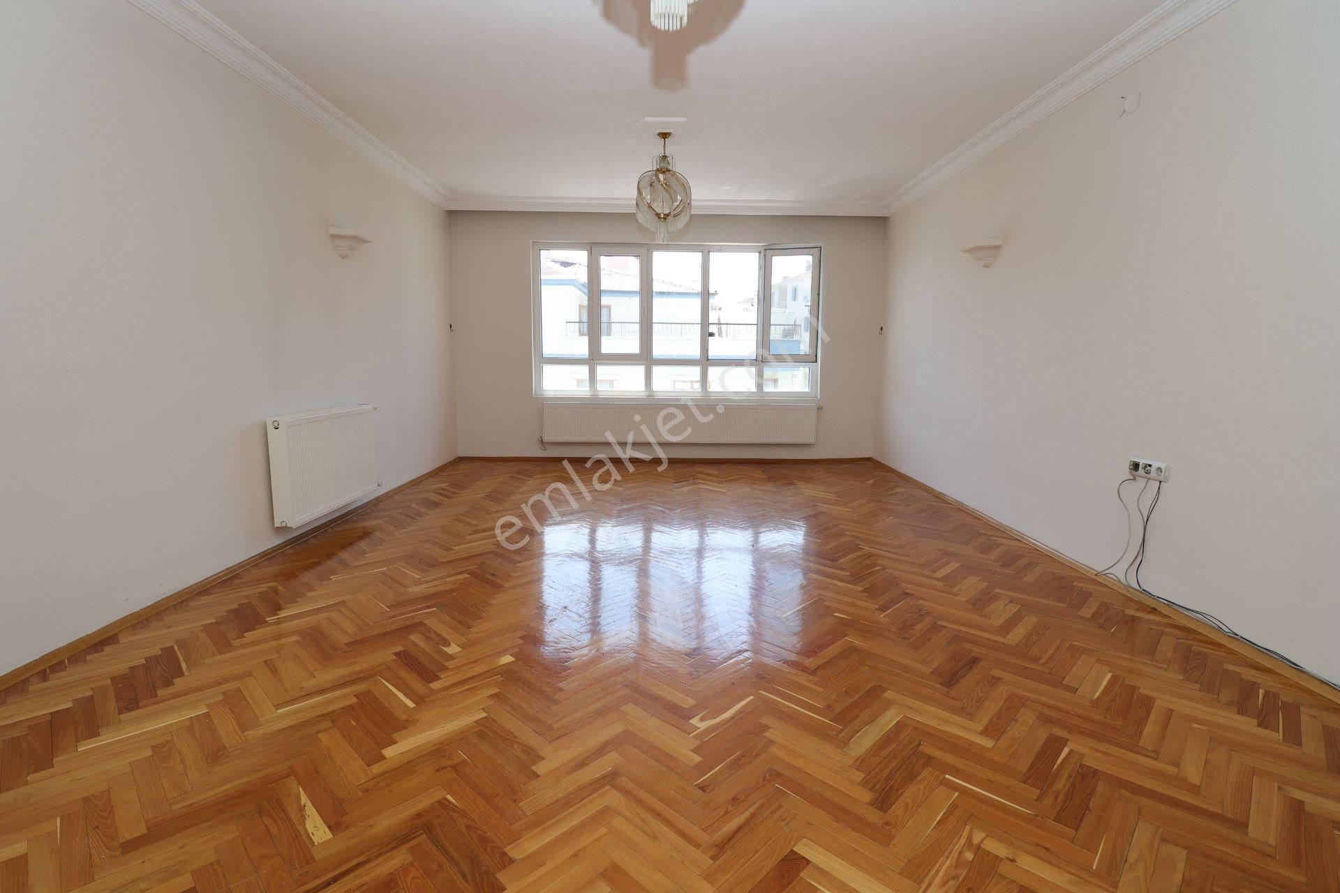 Akif'ten Elvankent Atakent Mah 4+1 180 M2 Geniş Daire - Görsel 2