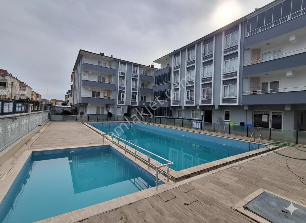 Karasu'da Sahile Yakın Havuzlu Sitede Satılık 2+1 Daire - Görsel 4