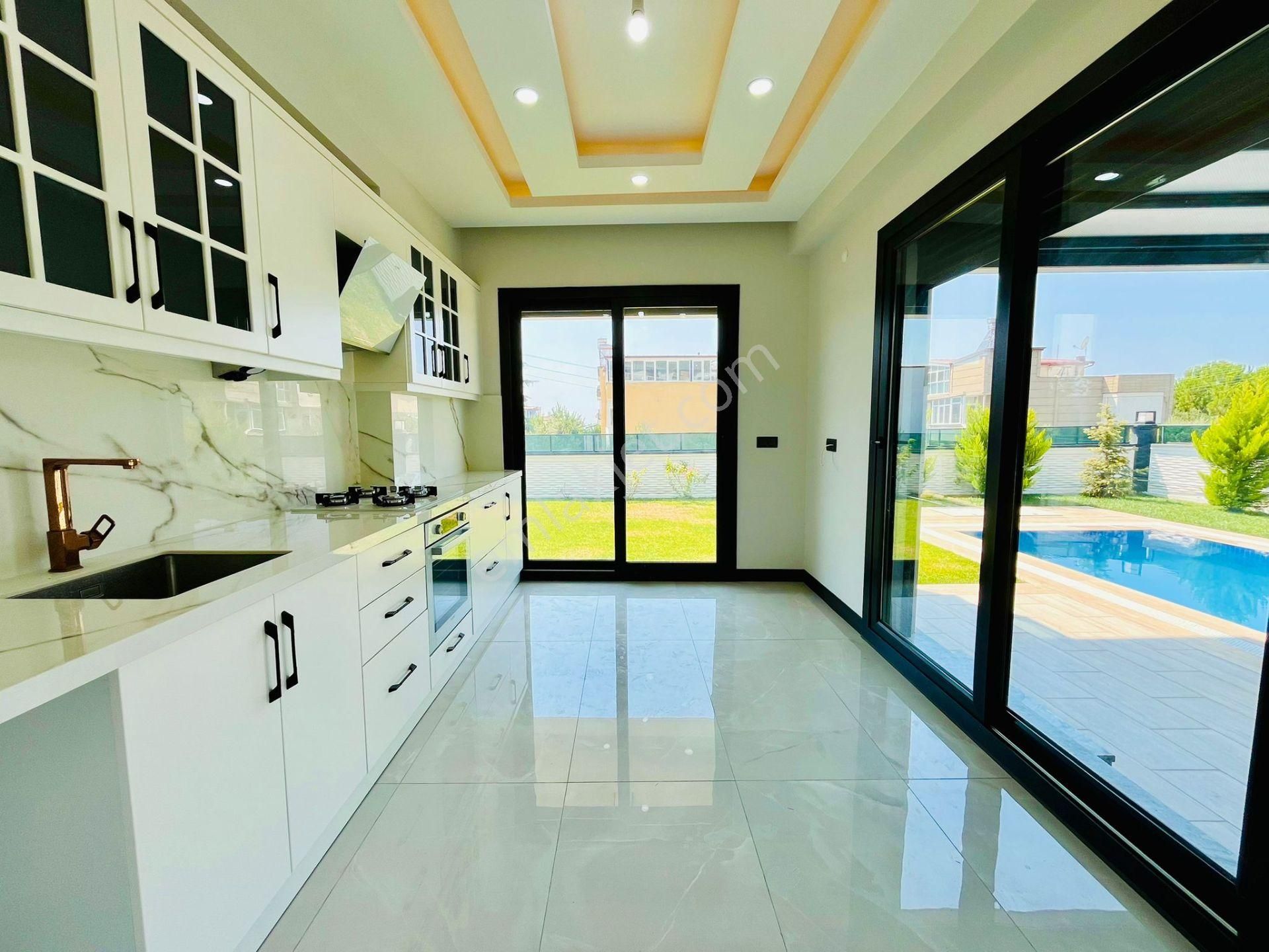 Yükselden Havuzlu Kapalı Otopark Ayrı Mutfak Kusursuz 5+1 Villa - Görsel 35