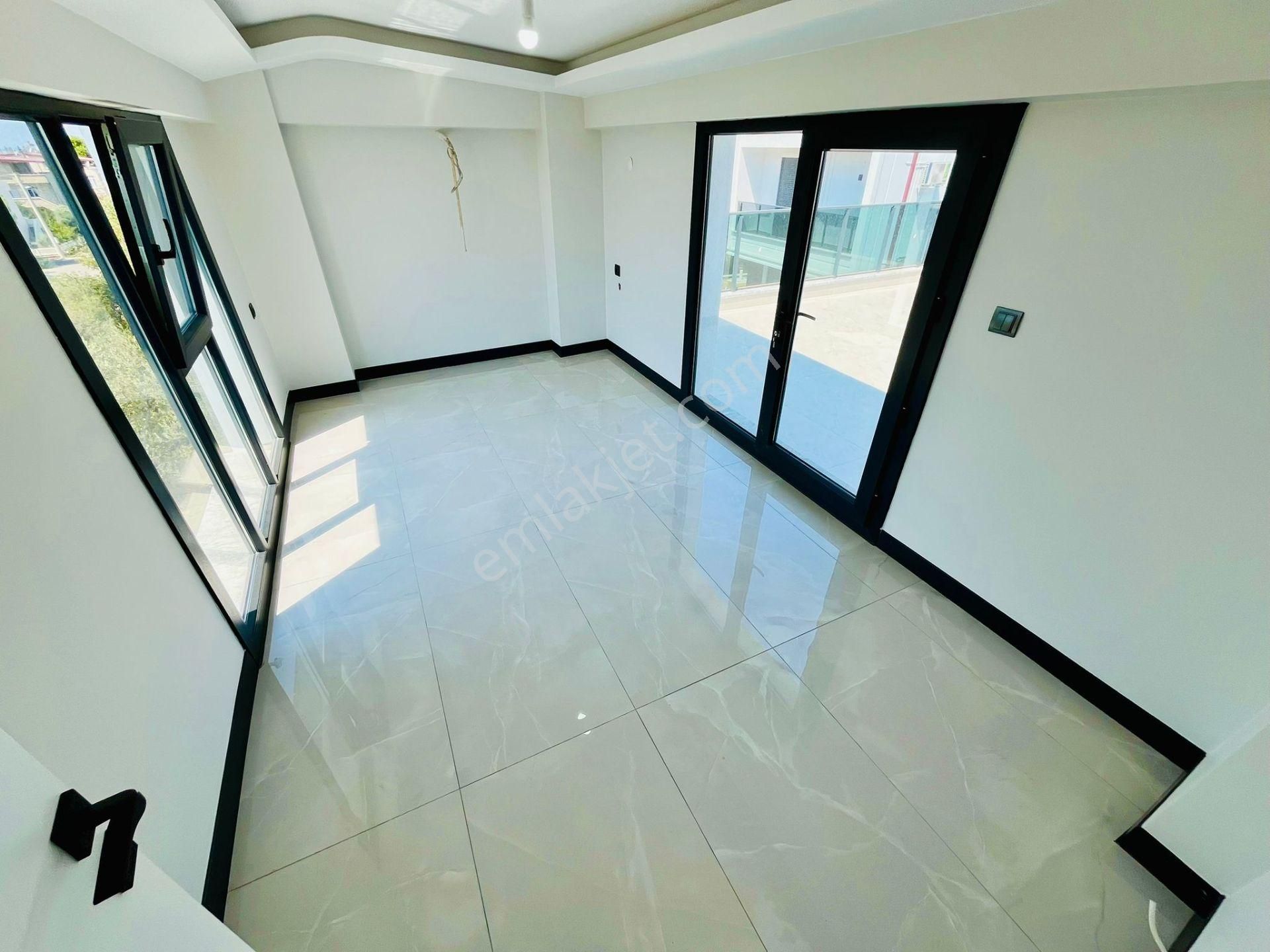 Yükselden Havuzlu Kapalı Otopark Ayrı Mutfak Kusursuz 5+1 Villa - Görsel 9