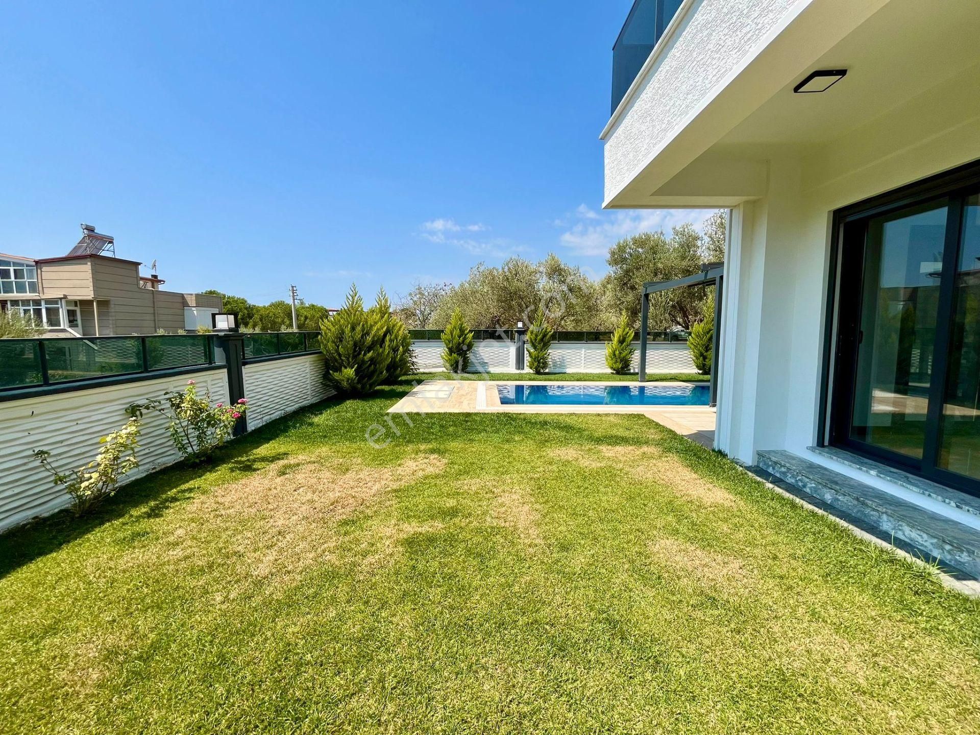 Yükselden Havuzlu Kapalı Otopark Ayrı Mutfak Kusursuz 5+1 Villa - Görsel 2