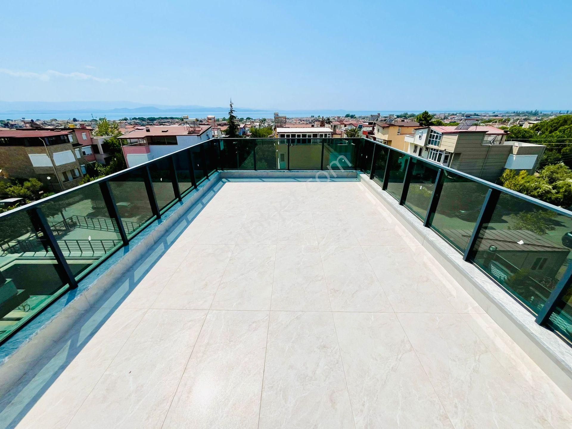 Yükselden Havuzlu Kapalı Otopark Ayrı Mutfak Kusursuz 5+1 Villa - Görsel 4