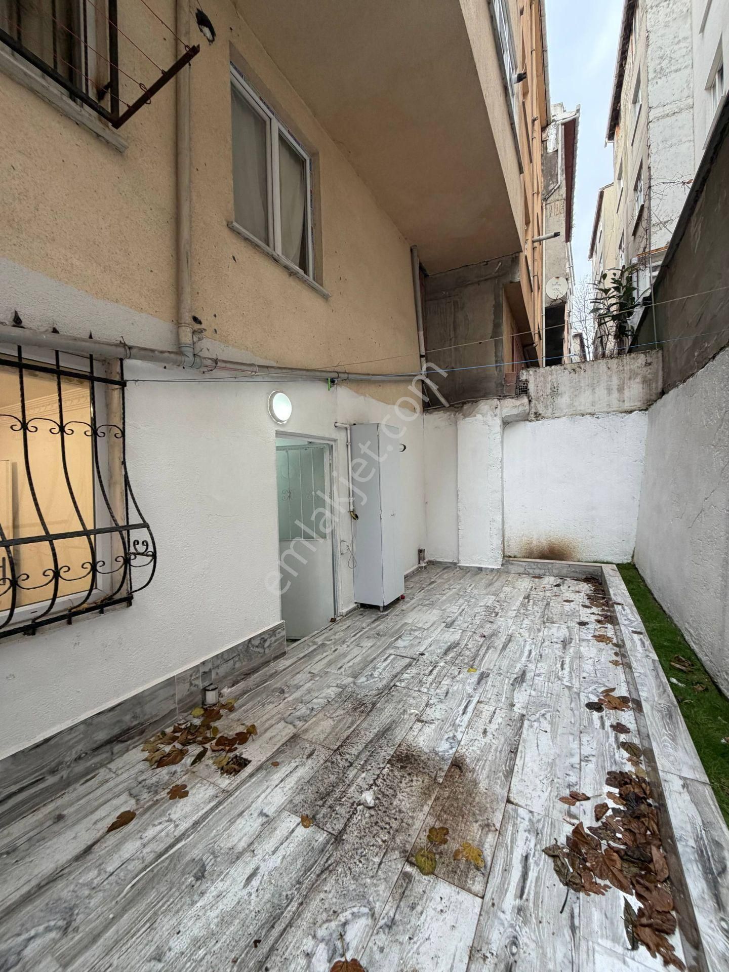 Esenyurt Pınar Mahallesi 2+1 Cam Seviyesi Yüksek Bahçe Katı Daire Full Dekorlu Müstakil Bahçeli - Görsel 12