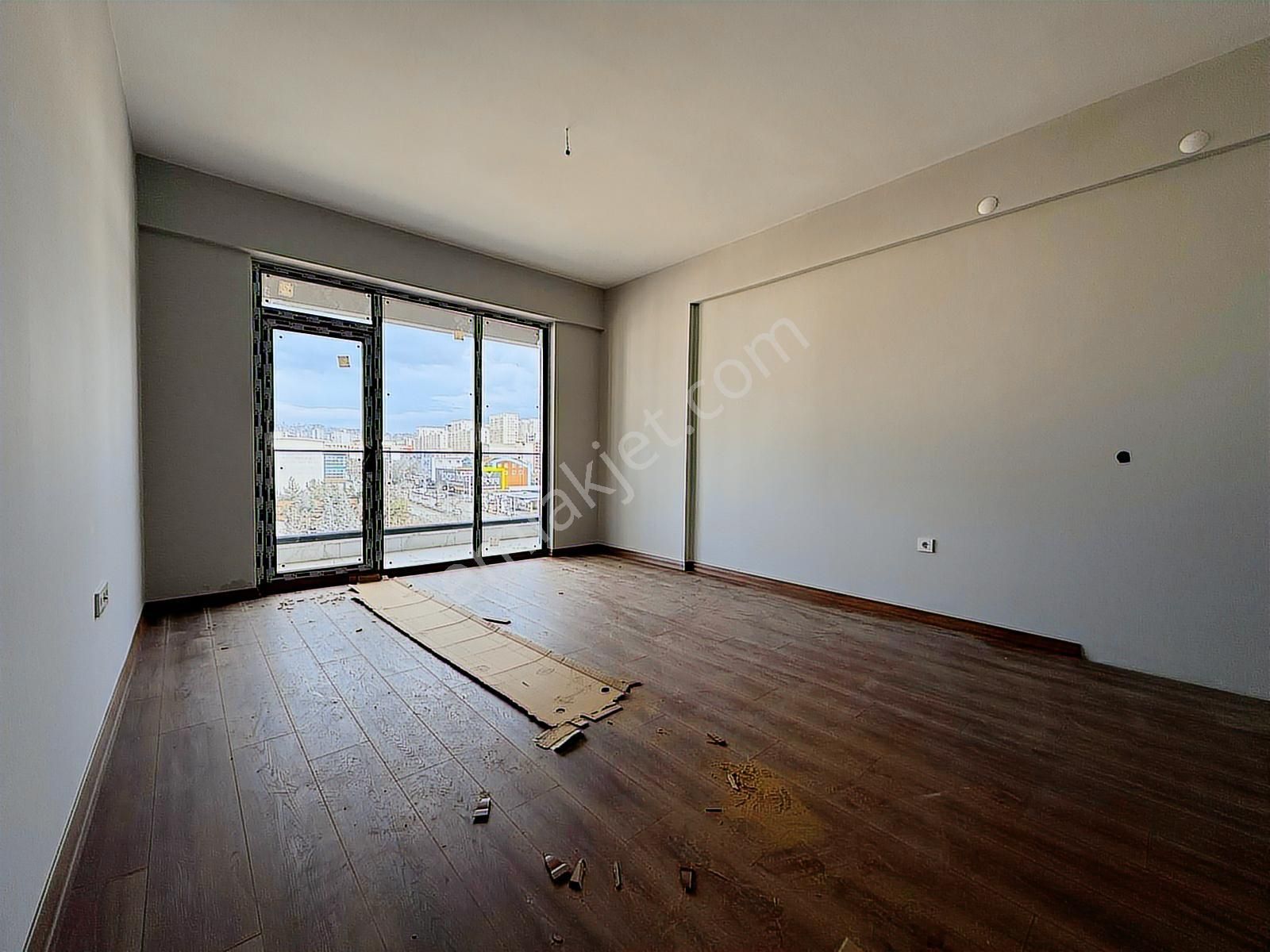 Mamak Altınevler Mah. Plevne Caddesinde Sıfır Lüks 2+1 Satılık - Görsel 2