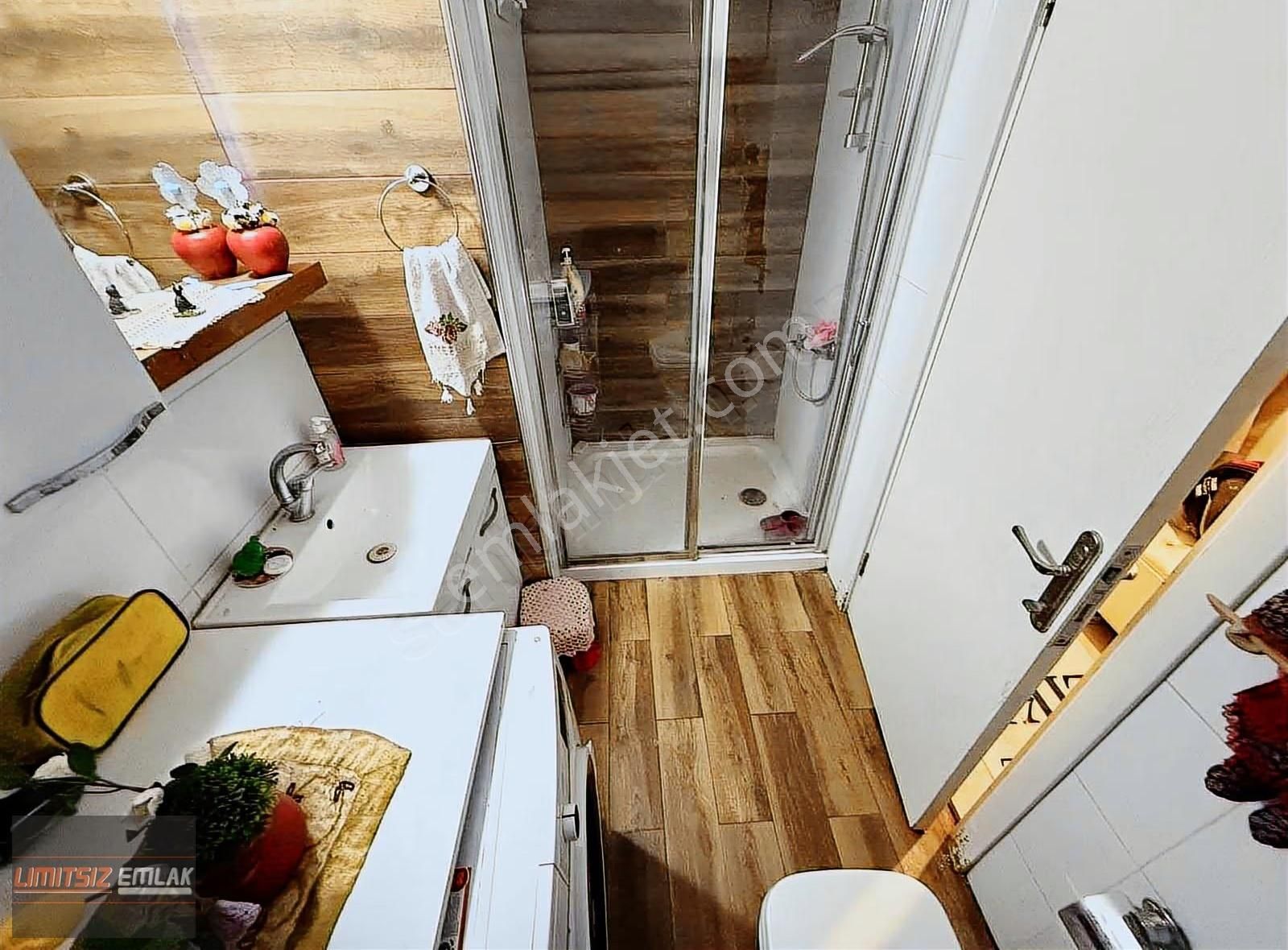 Alaybey'de | Köşe 1+1 | Tadilatlı | Sahile 240 Metre - Görsel 12