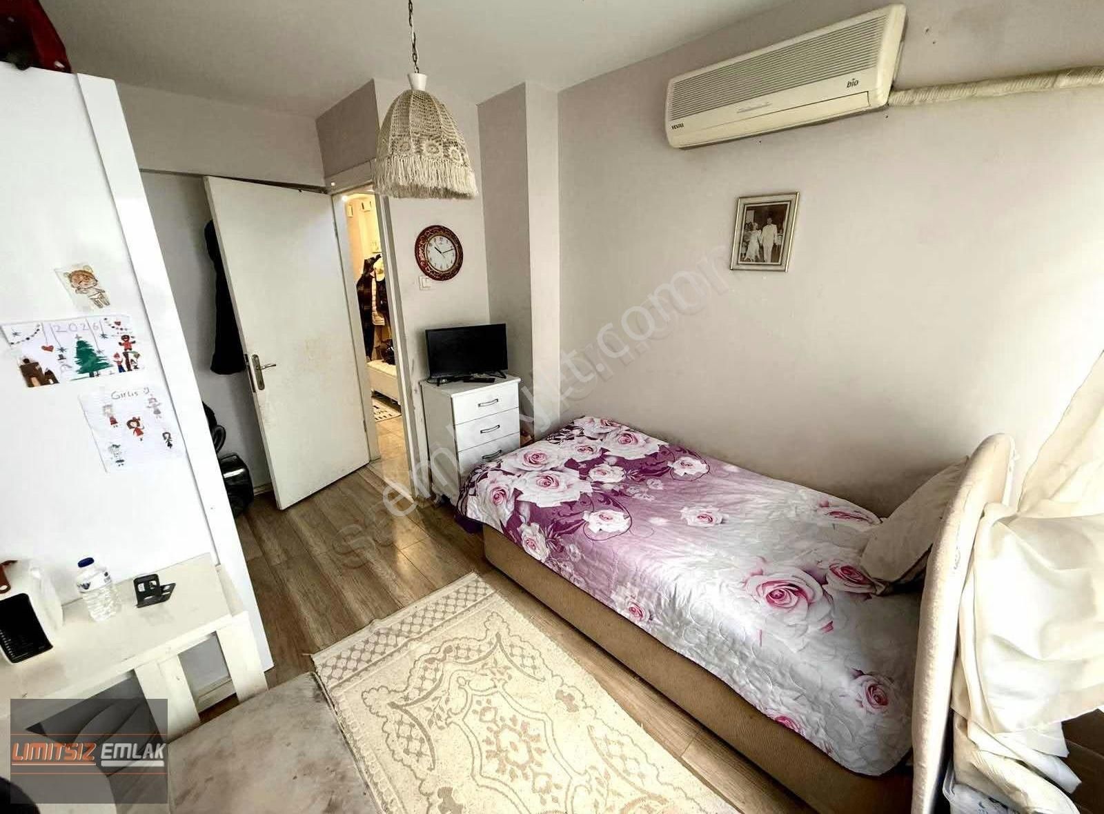 Alaybey'de | Köşe 1+1 | Tadilatlı | Sahile 240 Metre - Görsel 2