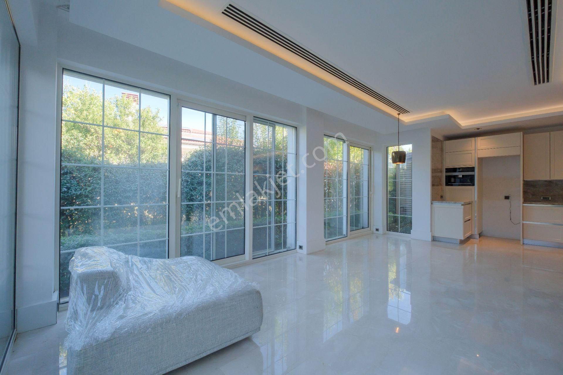 Gökhan Üçgün - Palm Cıty - Tek Katlı, Yenilenmiş 5+1 Villa - Görsel 18