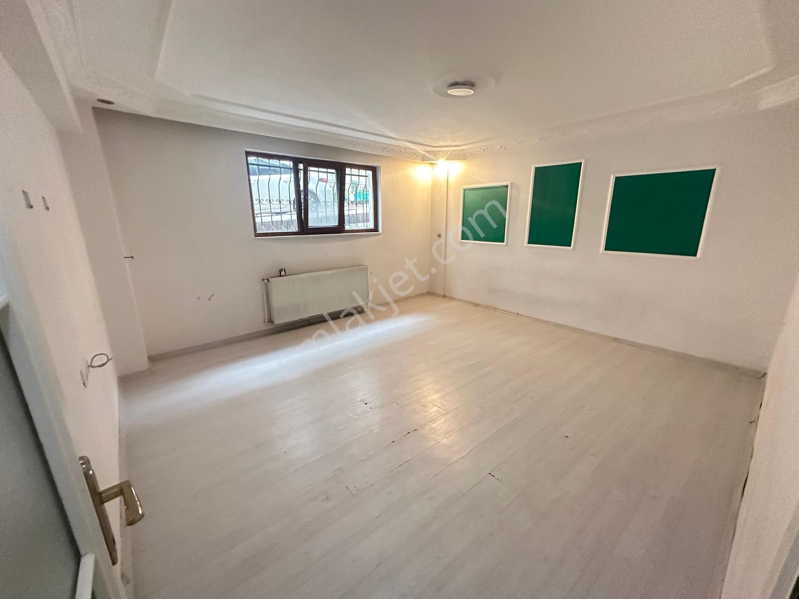 İsmetpaşa Mh. 100m2 Camları Yüksek Ebeweyn Banyolu Daire