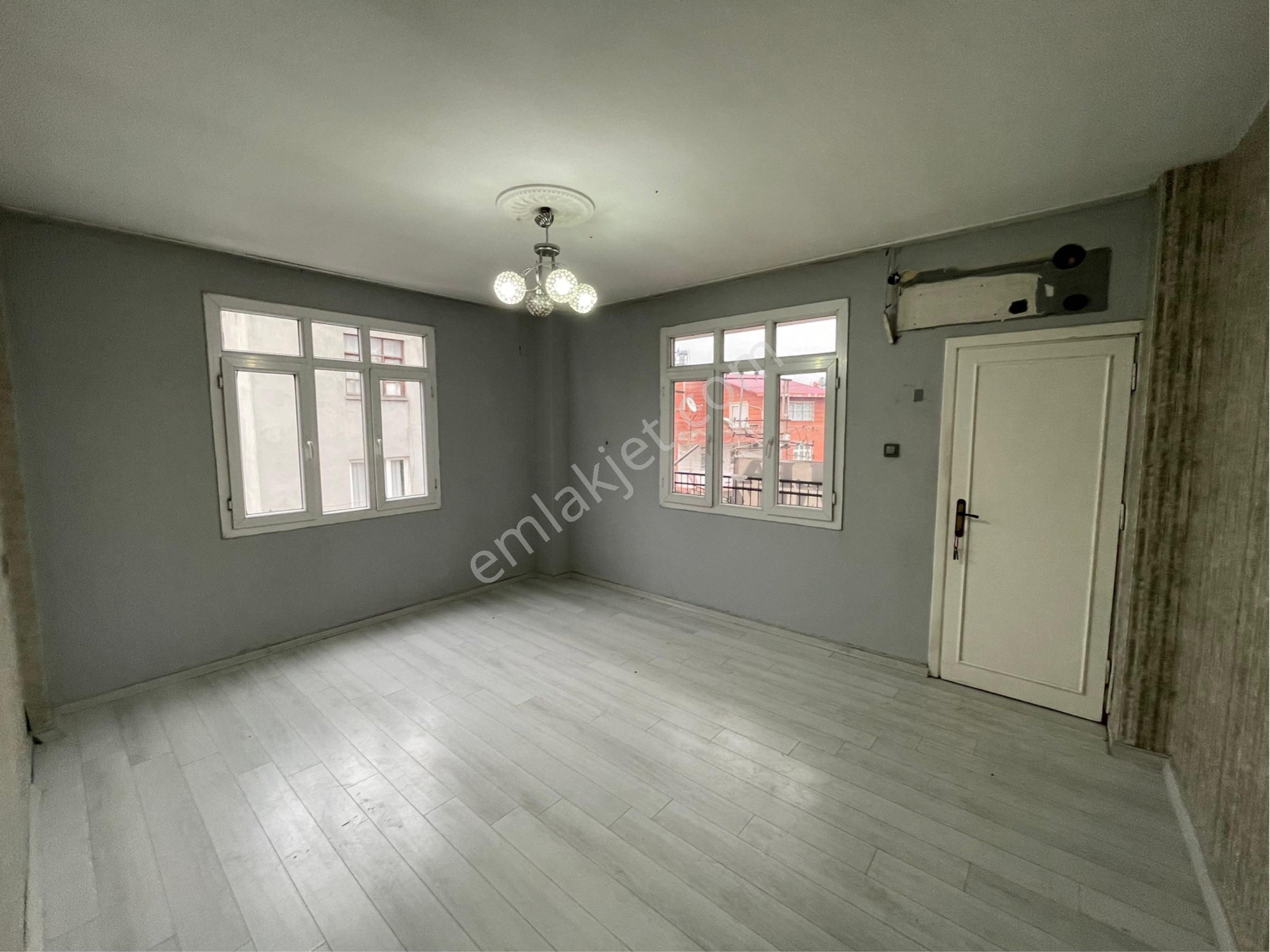 Fatihte 2+1 Temiz Kiralık Daire - Görsel 6