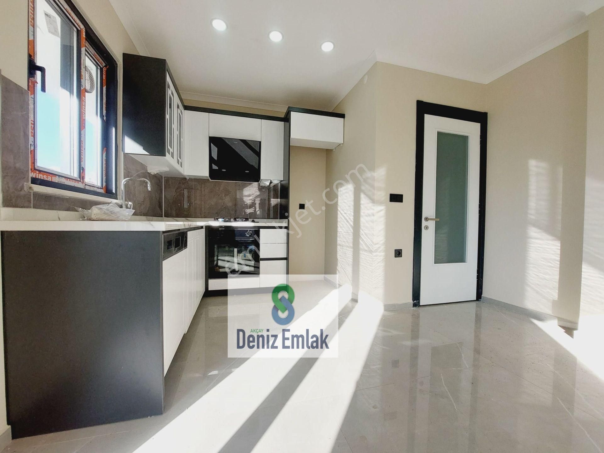 Denizden Akçayda Öncephe Geniş Balkonlu Satılık 2+1 Daire. - Görsel 2