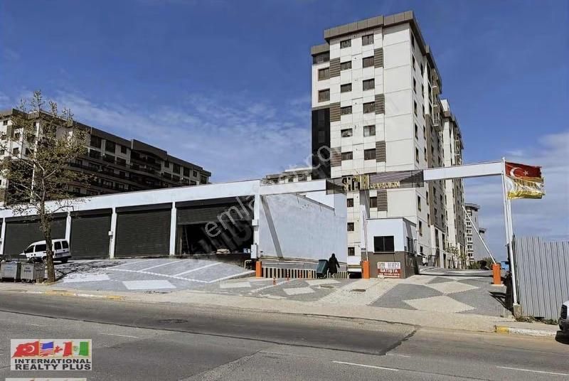 Reyhan Cadde Üzerınde Ikı Katlı1200 M2 Dükkan