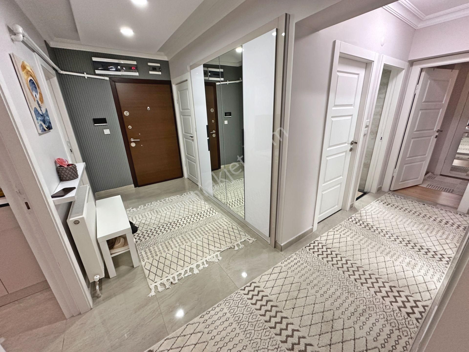 Mehtap Mahallesinde Düzlükte Full Yapılı Ebeveyn Banyolu 3+1 Satılık Daire - Görsel 31