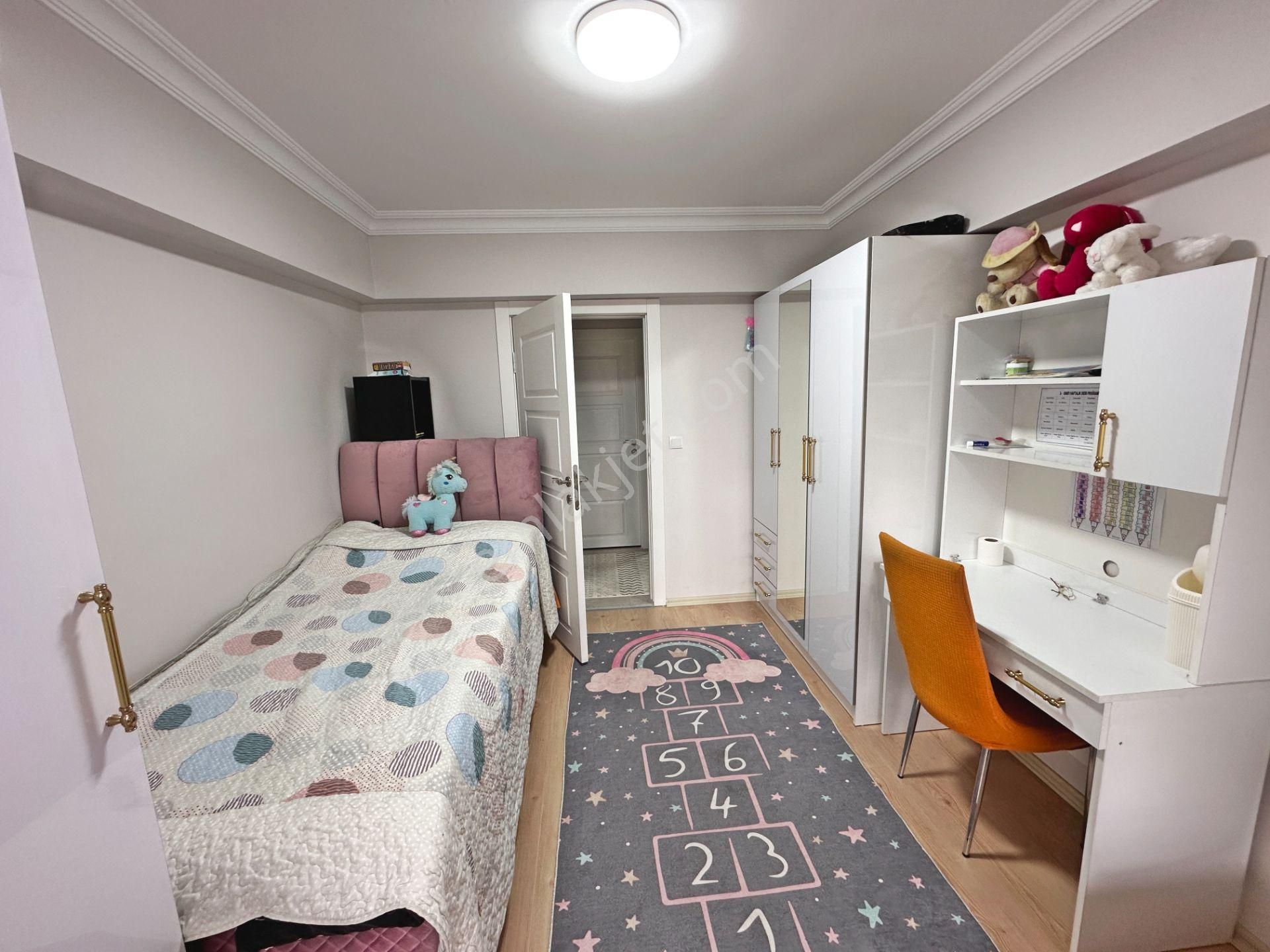 Mehtap Mahallesinde Düzlükte Full Yapılı Ebeveyn Banyolu 3+1 Satılık Daire - Görsel 23