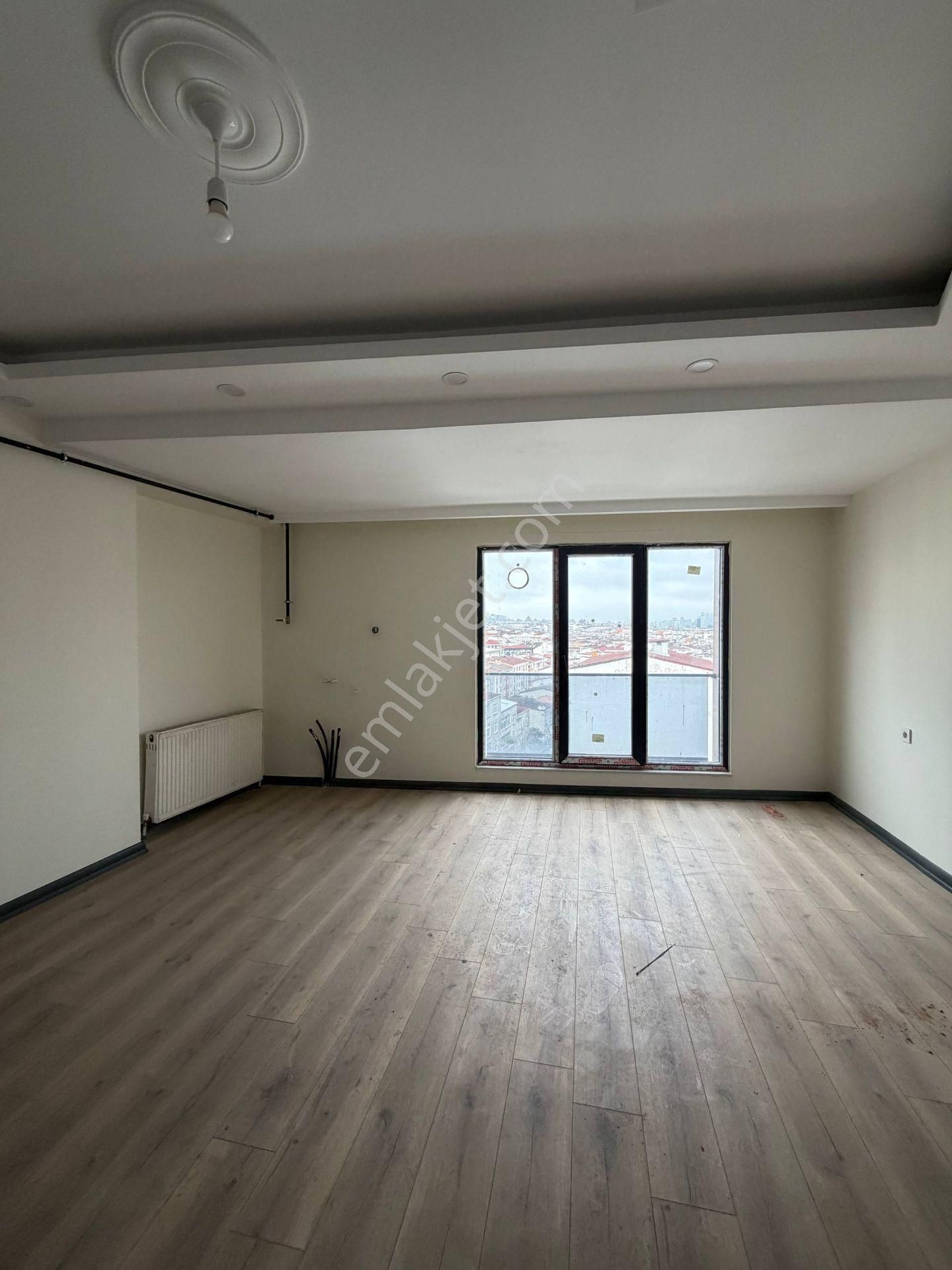 Esenyurt Sultaniye Mahallesi Meydanda 1+1 Kiralık Sıfır Daireler 17 Tane 1+1 Dairemiz Mevcuttur !!!