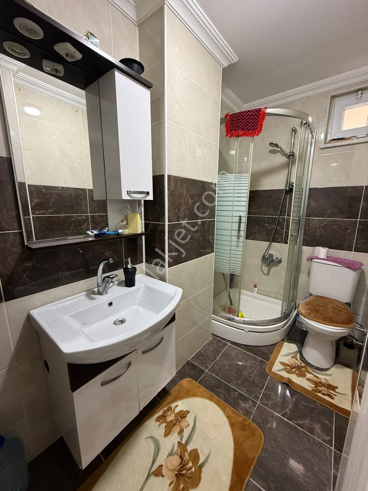 Yıldız Dan Metrobüse Yakın Safa Hstanesi Aşşağısında İskanlı Kredili 2+1 - Görsel 24