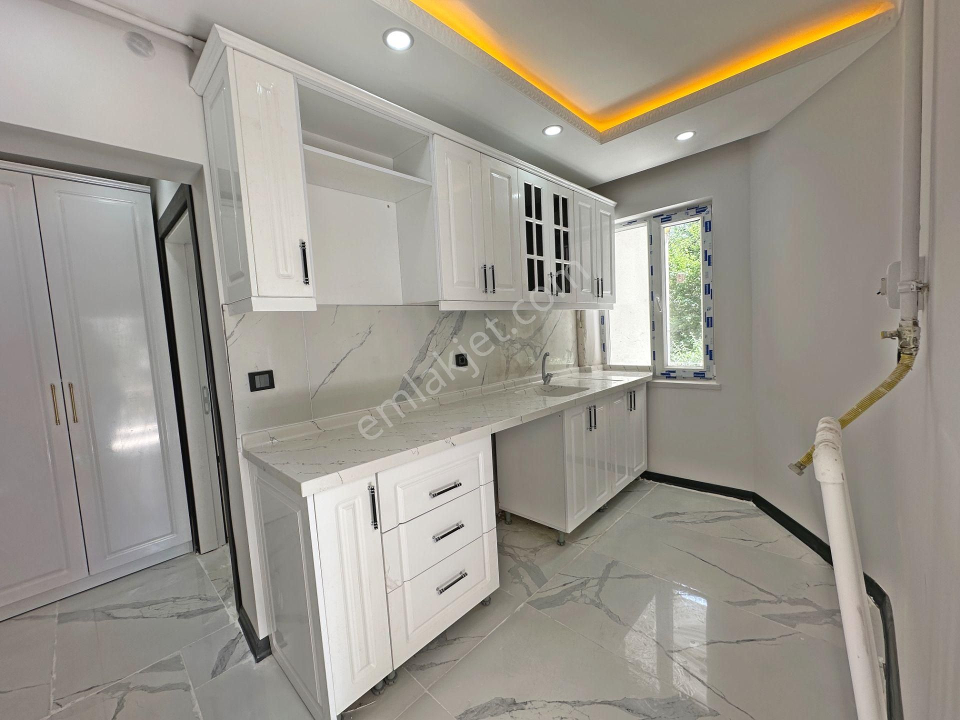 Ertuğrul Gazi Mahallesinde Ara Kat Full Yapılı 3+1 Satılık Daire - Görsel 7