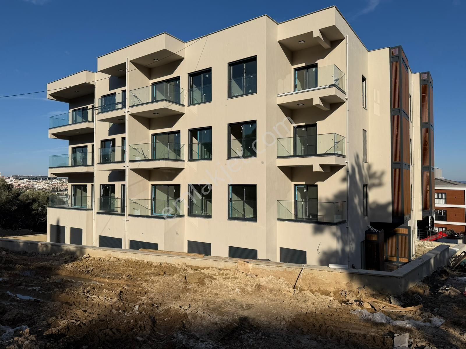 Havuzlu Son Kat Sıfır 1+1