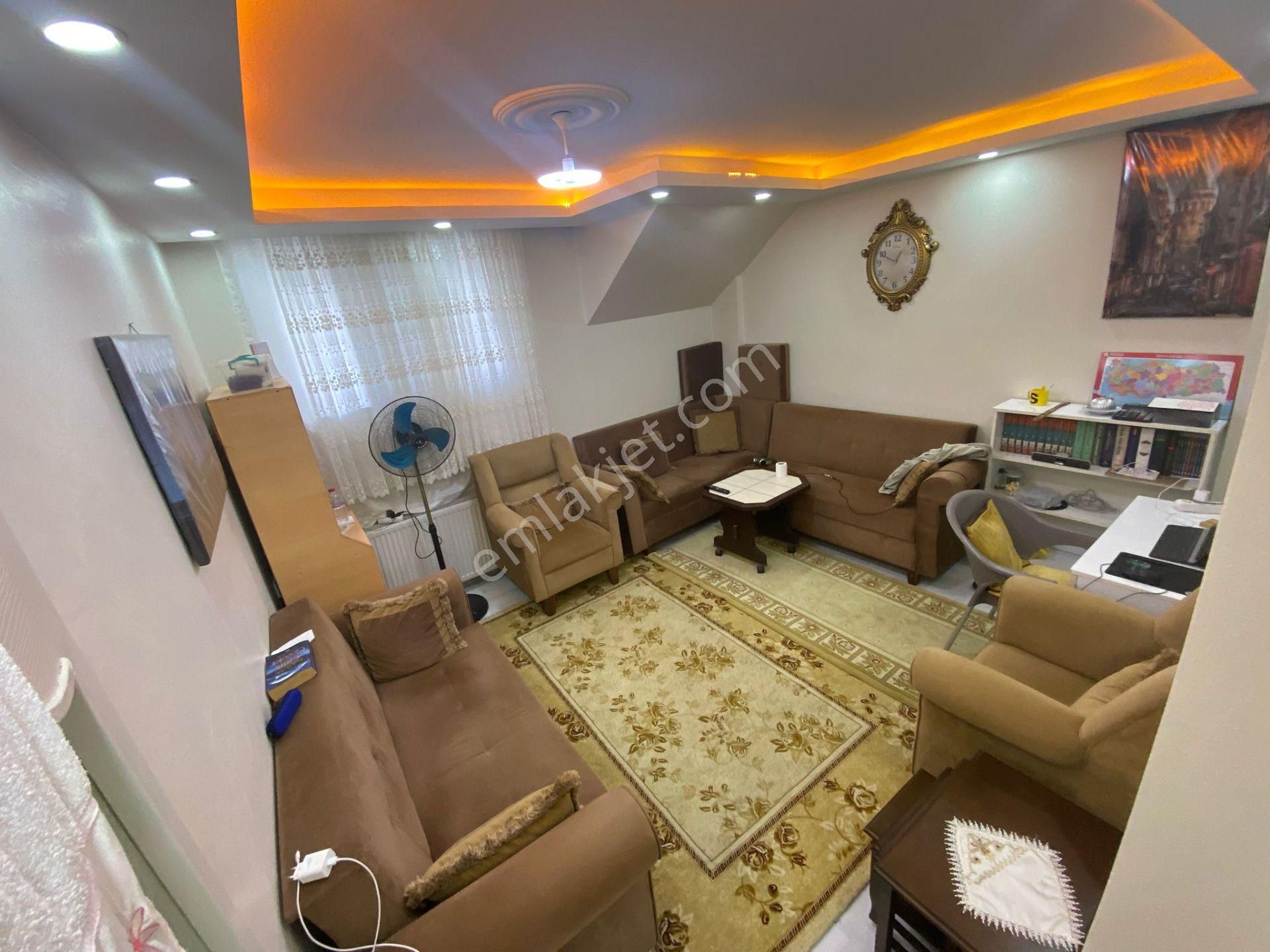 Üç Kardeşler'den İsmetpaşa Mh. 2+1 Köşebaşı 95m2 Bahçekat Daire