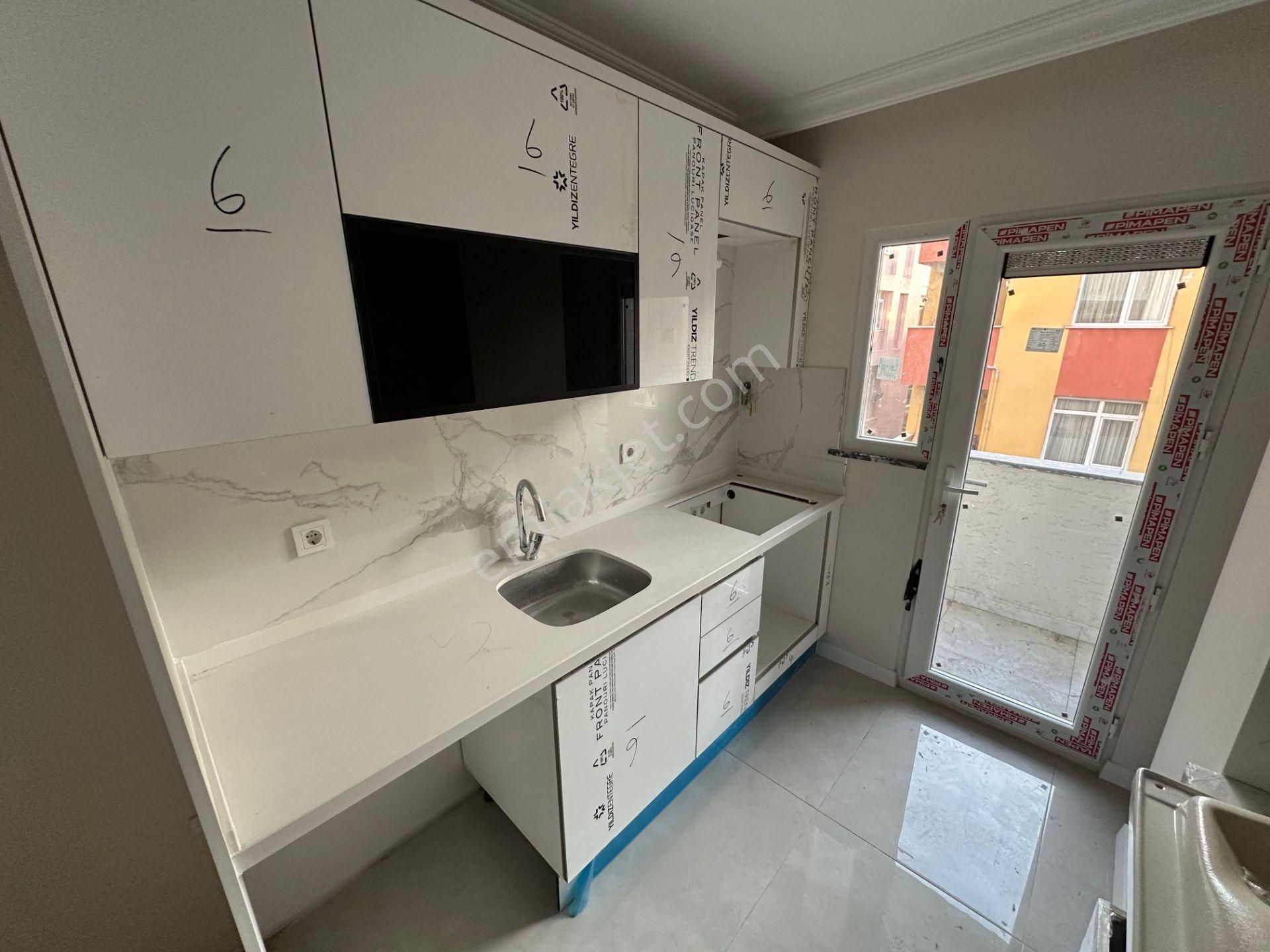 Yeni Binada Metroya Çok Yakın Geniş İskanlı 3+1 - Görsel 6