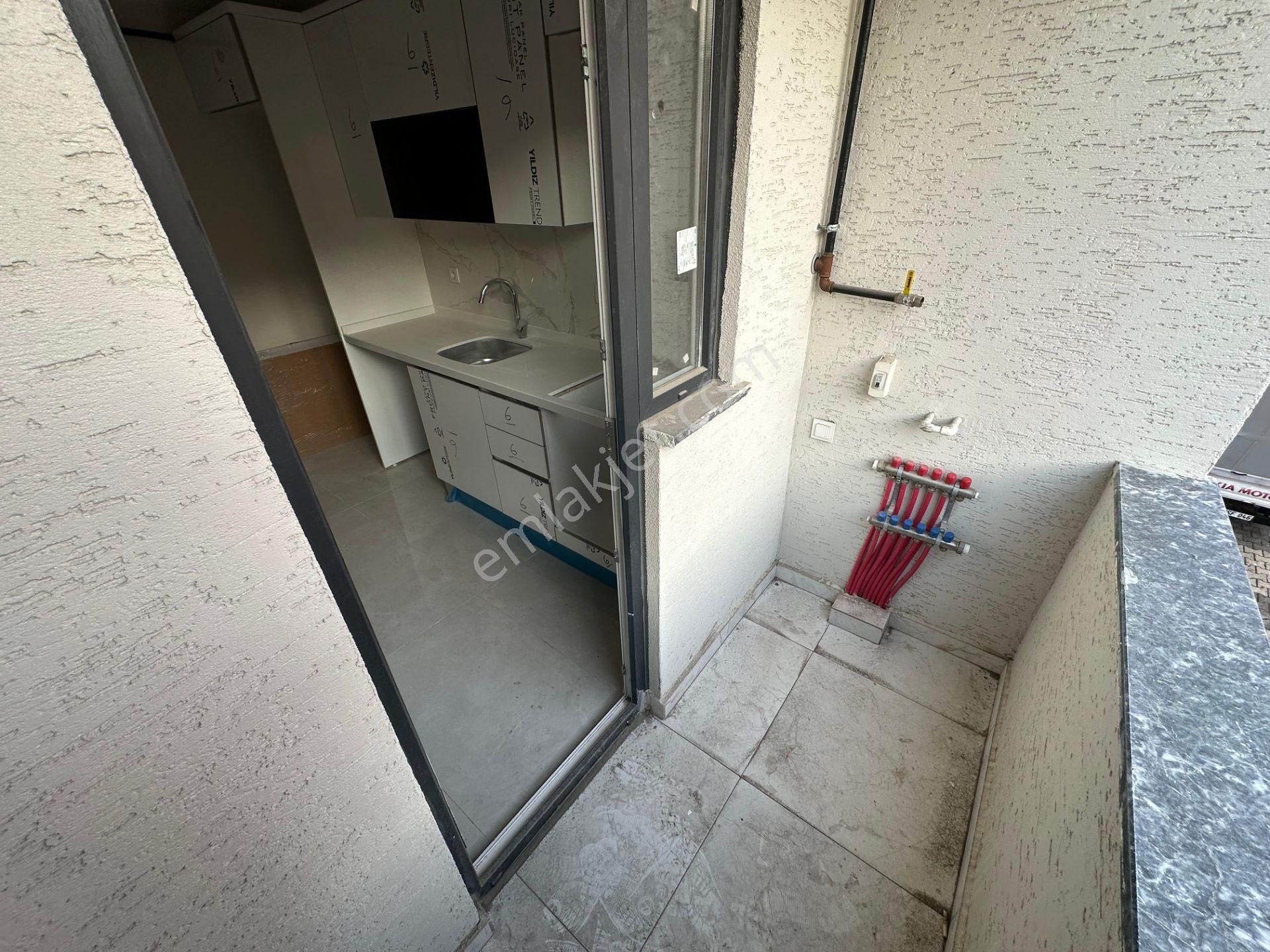 Yeni Binada Metroya Çok Yakın Geniş İskanlı 3+1 - Görsel 31