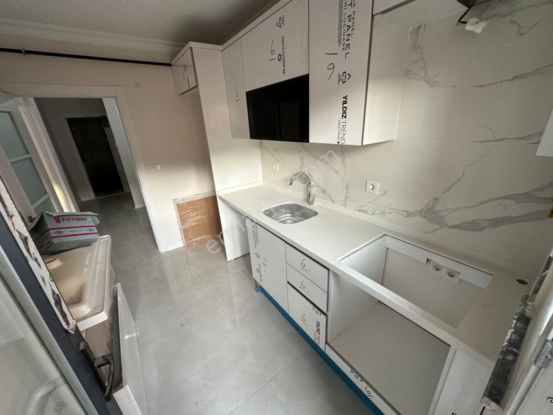 Yeni Binada Metroya Çok Yakın Geniş İskanlı 3+1 - Görsel 2