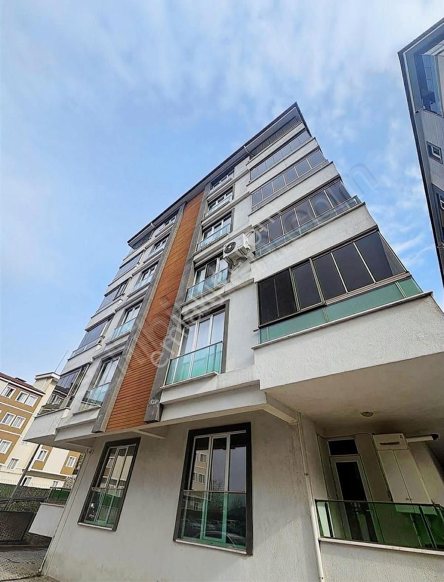 Sevgi Emlak'tan Adliye Binası Yanında Giriş Kat Satılık Daire