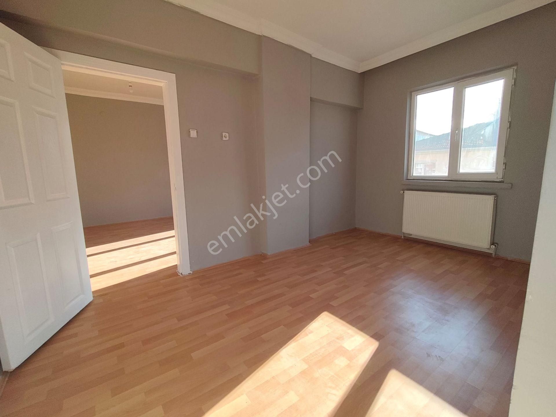 Yılmaz Gayrimenkul'den Ara Katta Yapılı Masrafsız 2849 Pv 3+1 Fırsat Dairesi - Görsel 15