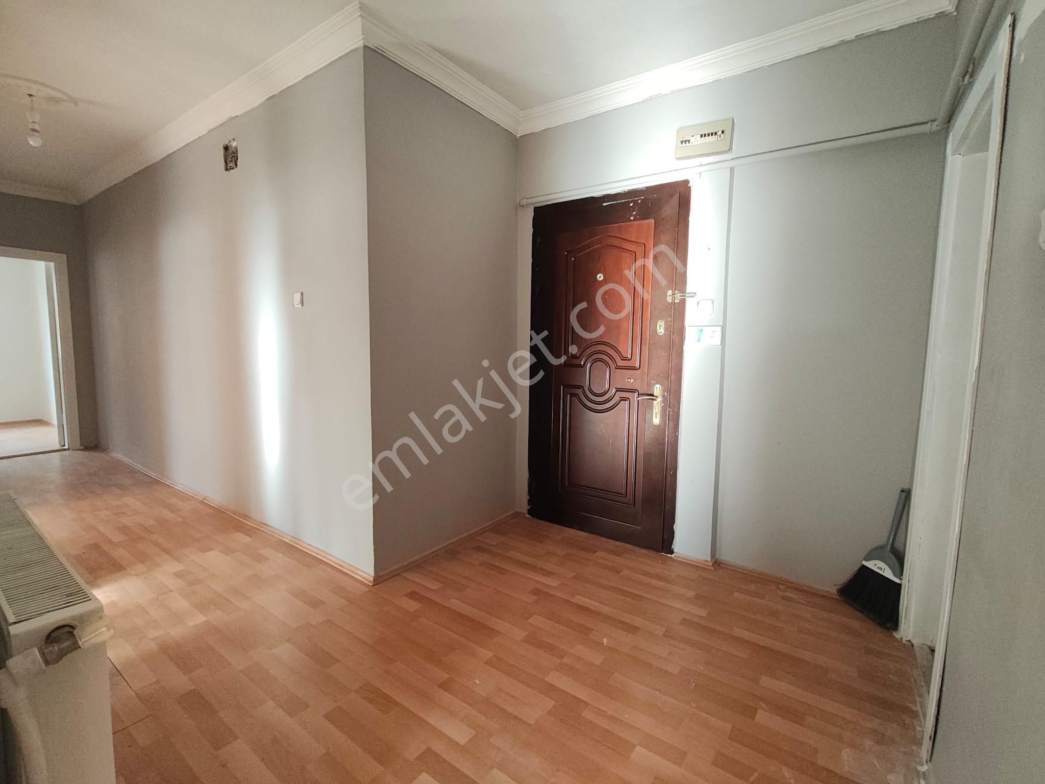 Yılmaz Gayrimenkul'den Ara Katta Yapılı Masrafsız 2849 Pv 3+1 Fırsat Dairesi - Görsel 26