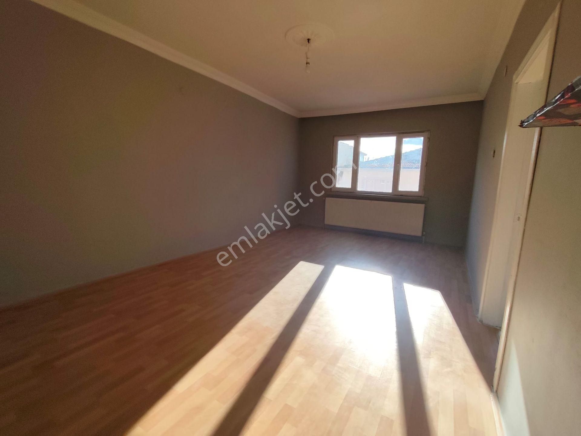 Yılmaz Gayrimenkul'den Ara Katta Yapılı Masrafsız 2849 Pv 3+1 Fırsat Dairesi - Görsel 20