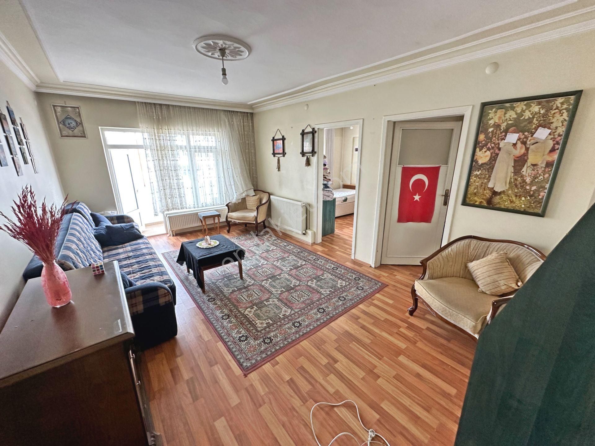 Demirlibahçe Tren İstasyon Yakınında Ara Katta Full Eşyalı Kiralık Daire