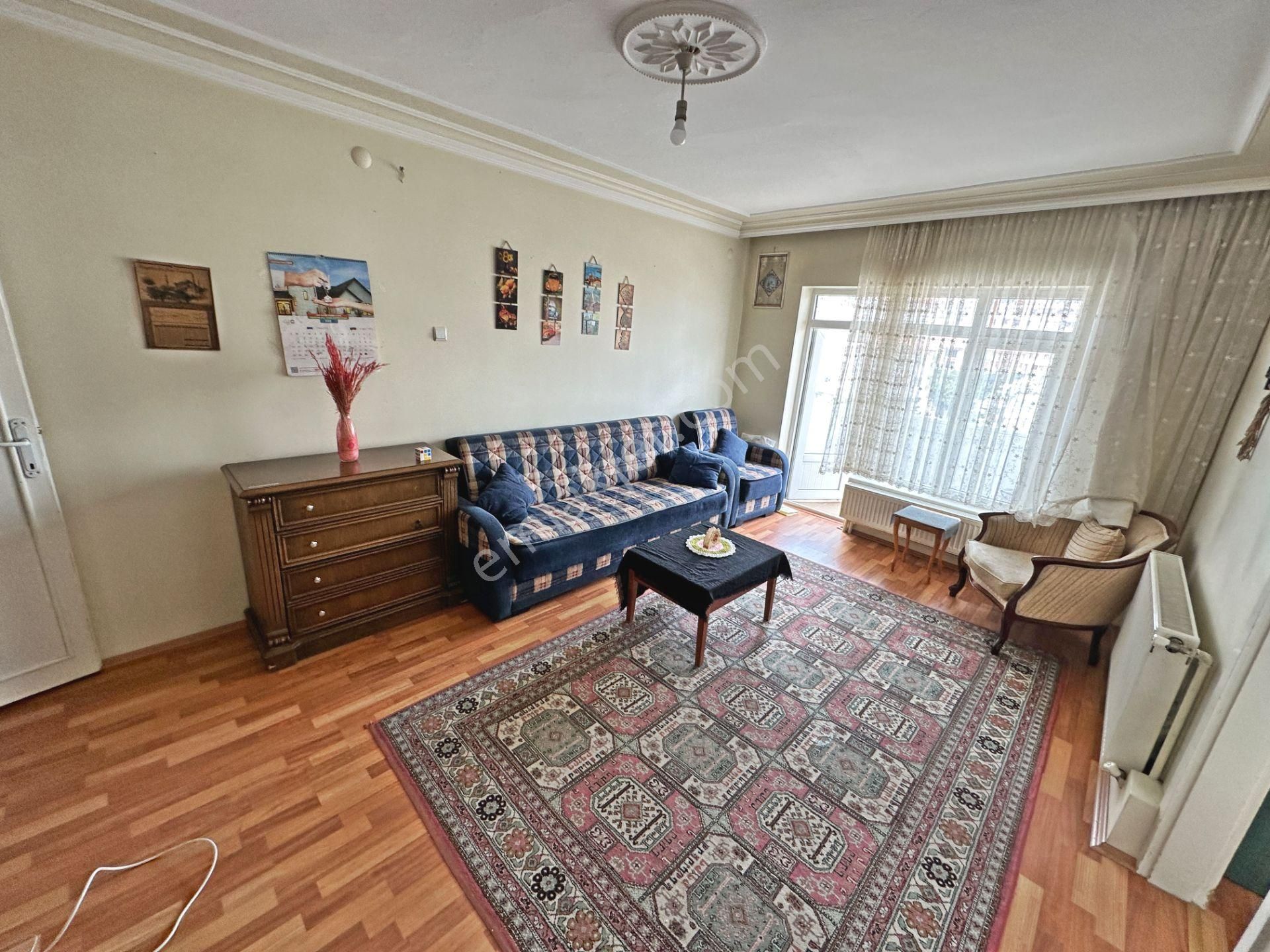 Demirlibahçe Tren İstasyon Yakınında Ara Katta Full Eşyalı Kiralık Daire - Görsel 2