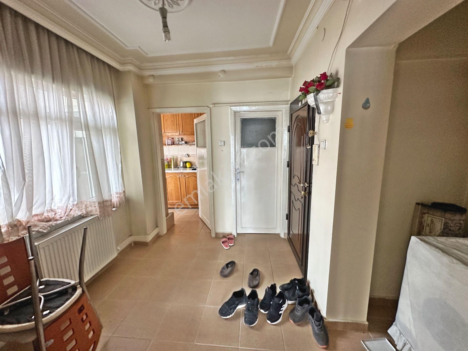 Demirlibahçe Tren İstasyon Yakınında Ara Katta Full Eşyalı Kiralık Daire - Görsel 9