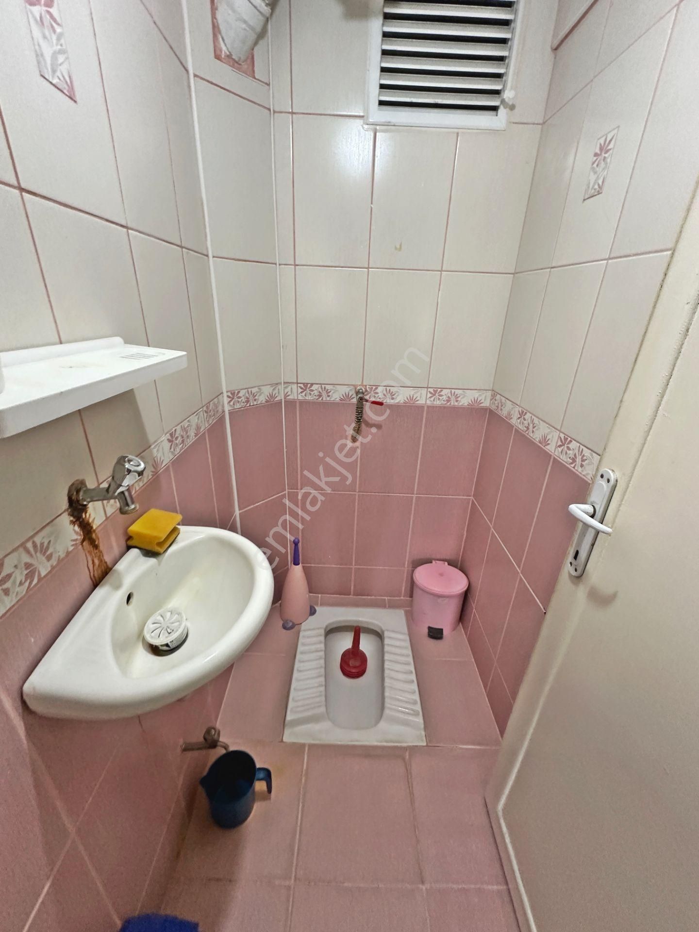 Demirlibahçe Tren İstasyon Yakınında Ara Katta Full Eşyalı Kiralık Daire - Görsel 18