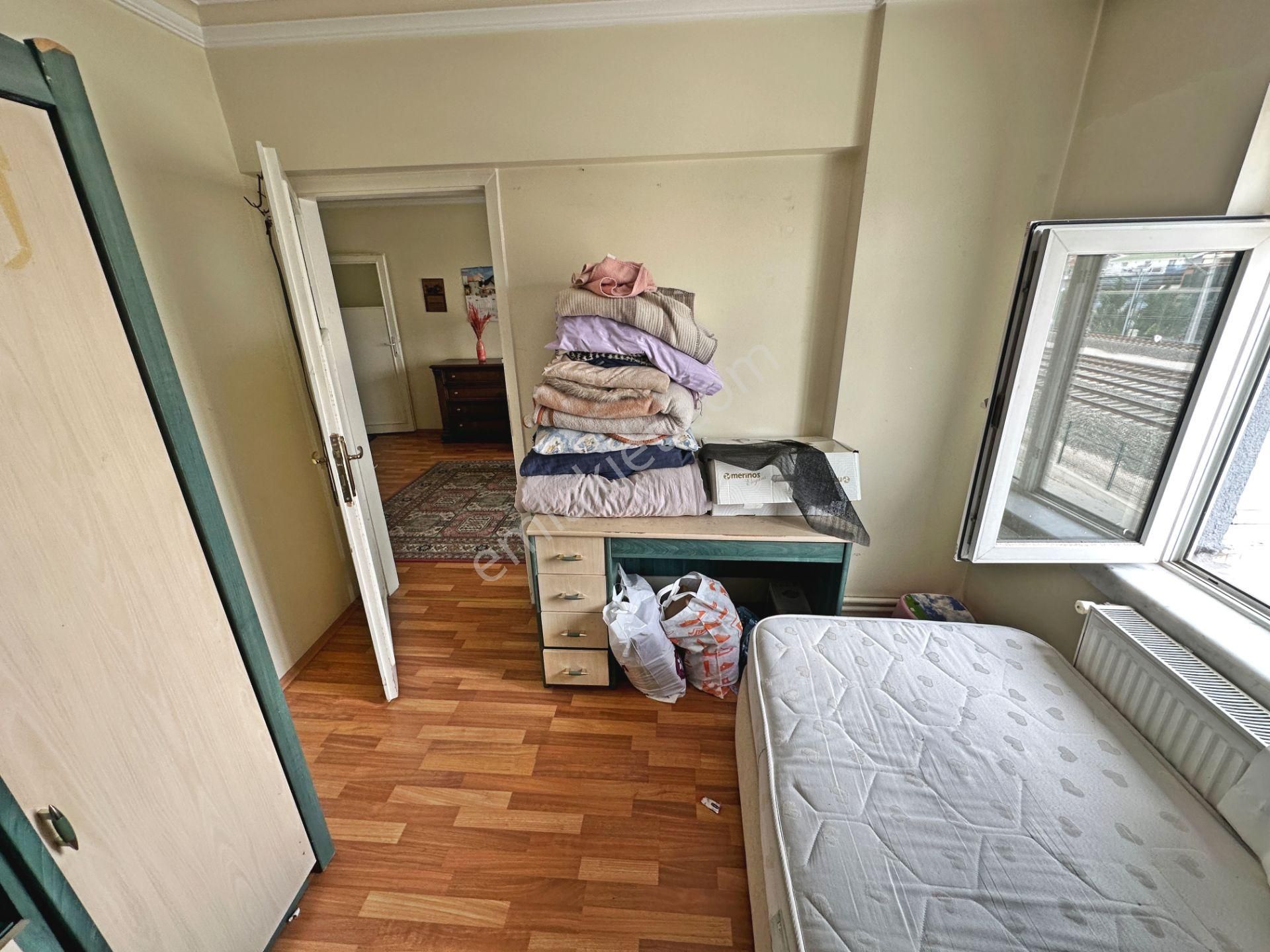 Demirlibahçe Tren İstasyon Yakınında Ara Katta Full Eşyalı Kiralık Daire - Görsel 6