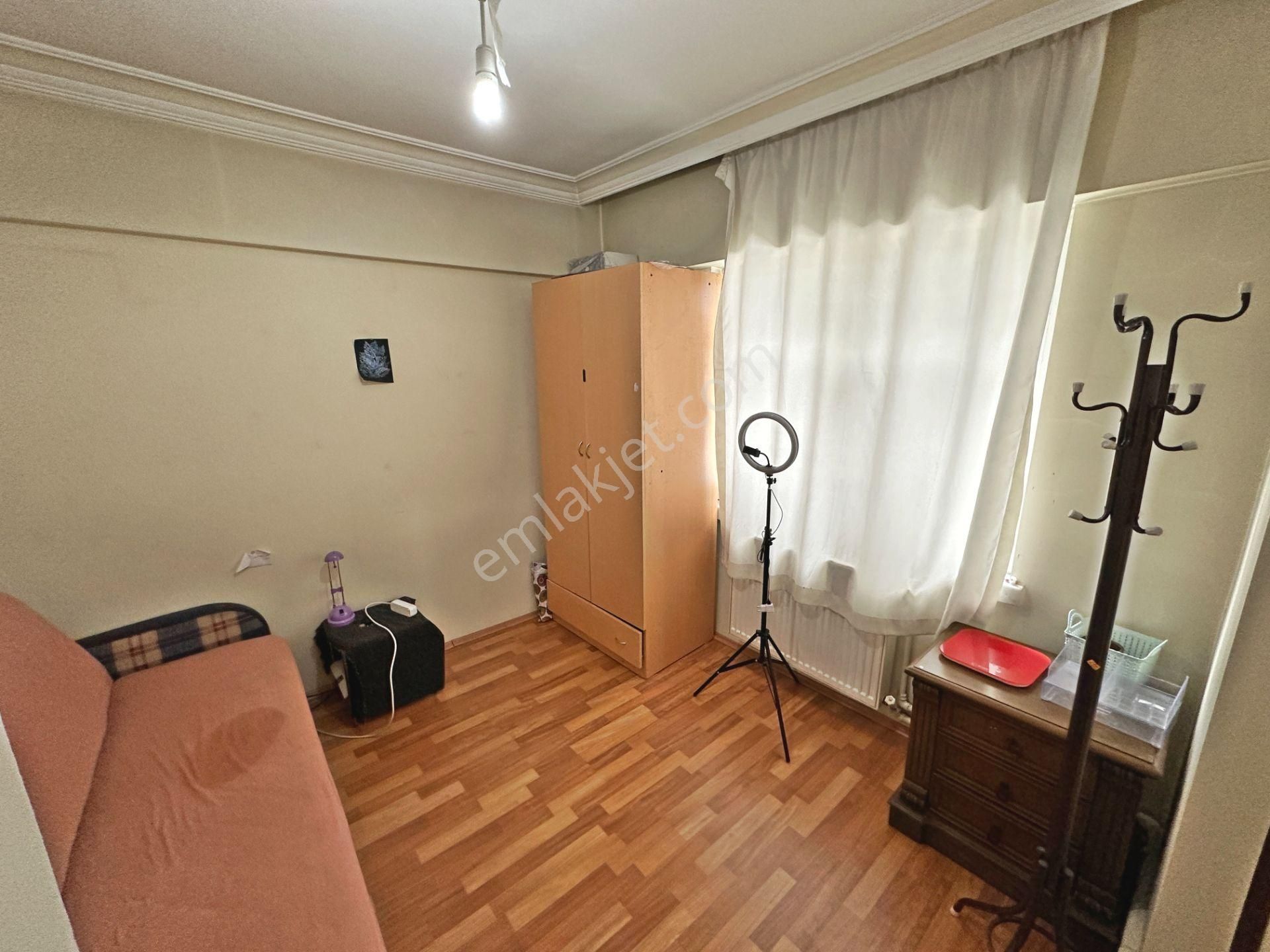 Demirlibahçe Tren İstasyon Yakınında Ara Katta Full Eşyalı Kiralık Daire - Görsel 7