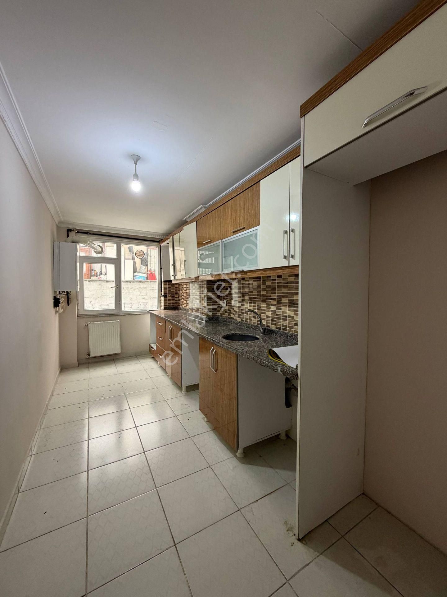 Esenyurt Mehterçeşme Mahallesi 2+1 Kiralık Boş Daire 1.kat Arka Cephe Metrobüse Yürüme Mesafesinde - Görsel 2